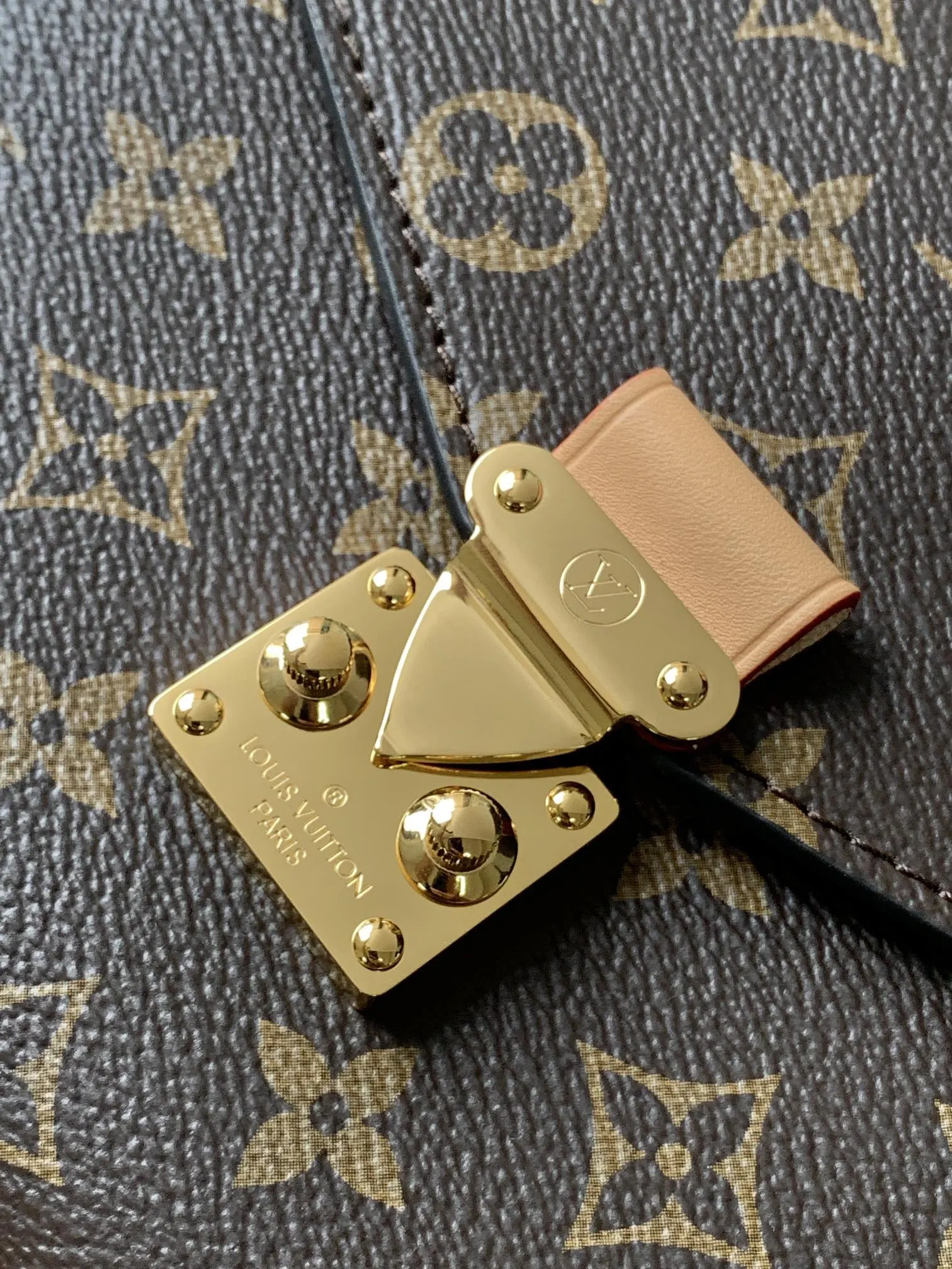 LV M44875 包袋 精选款