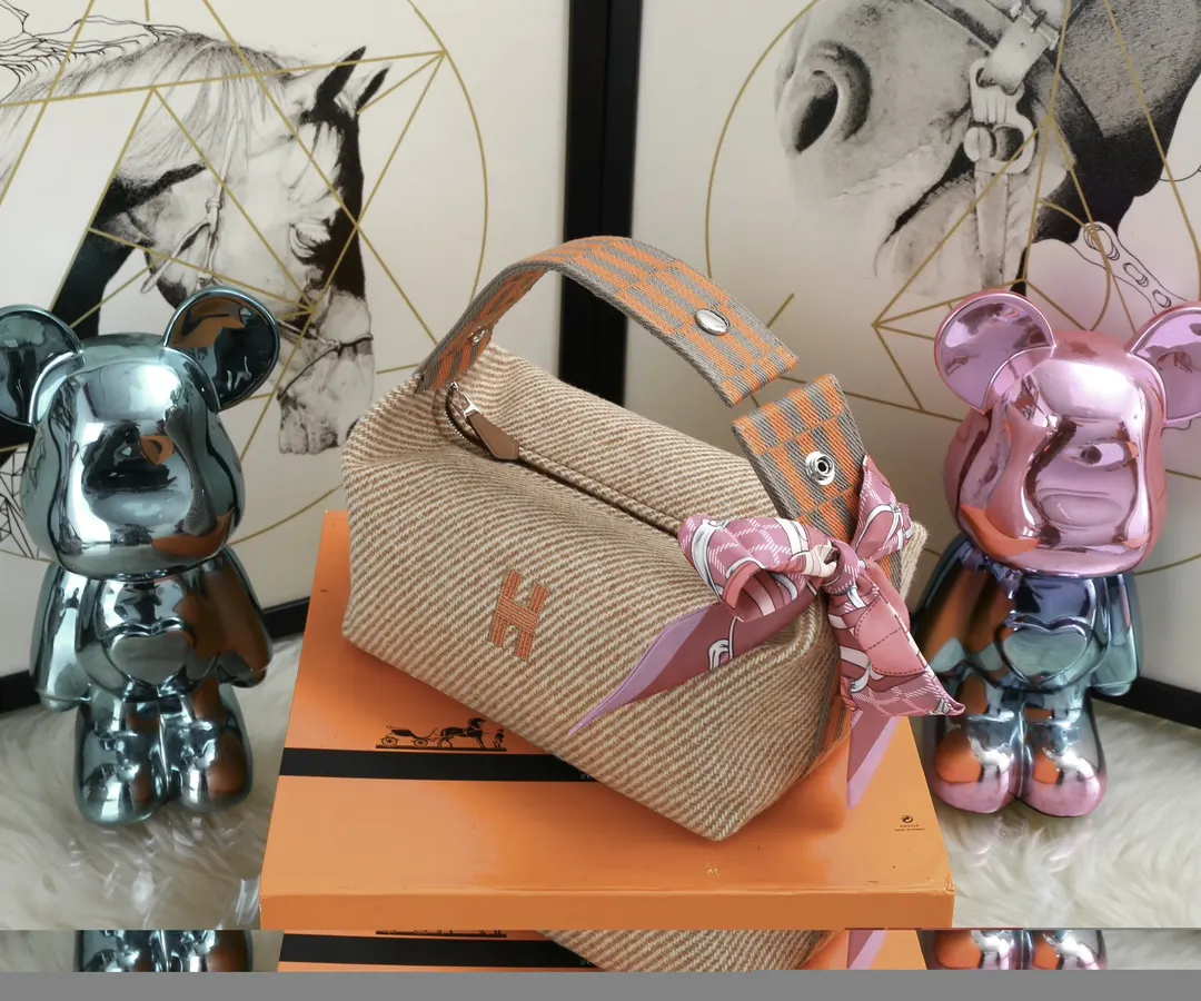 饭盒包最新色 Trousse Bride Bra 化妆包 便携收纳款