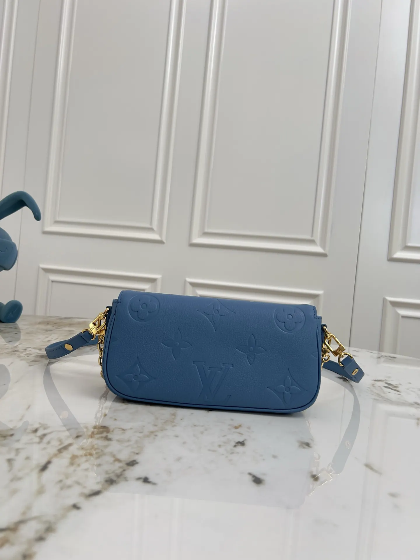 Louis Vuitton 蓝色 Monogram 链条包