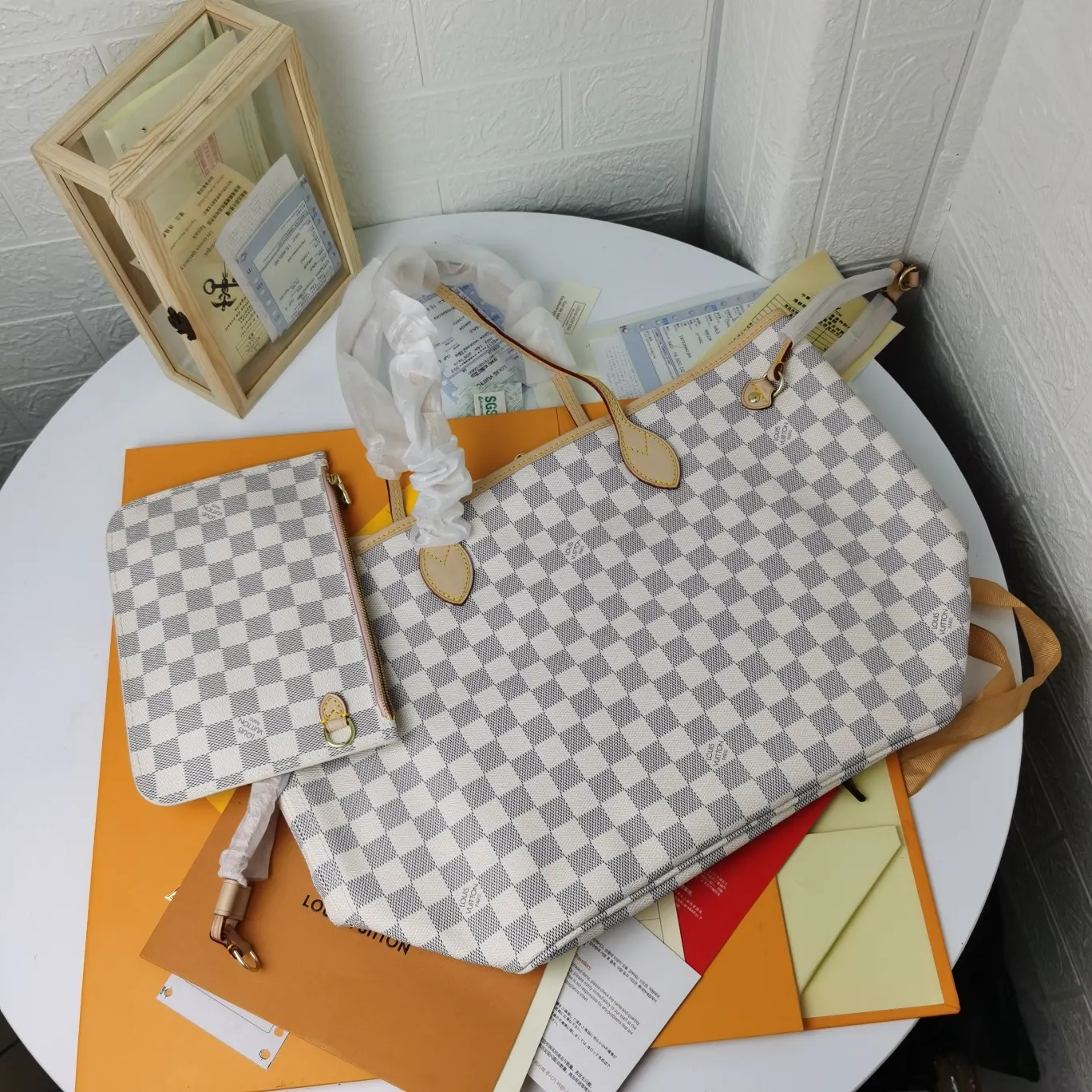 LV Neverfull 牛皮 手拿包 精致手拿款