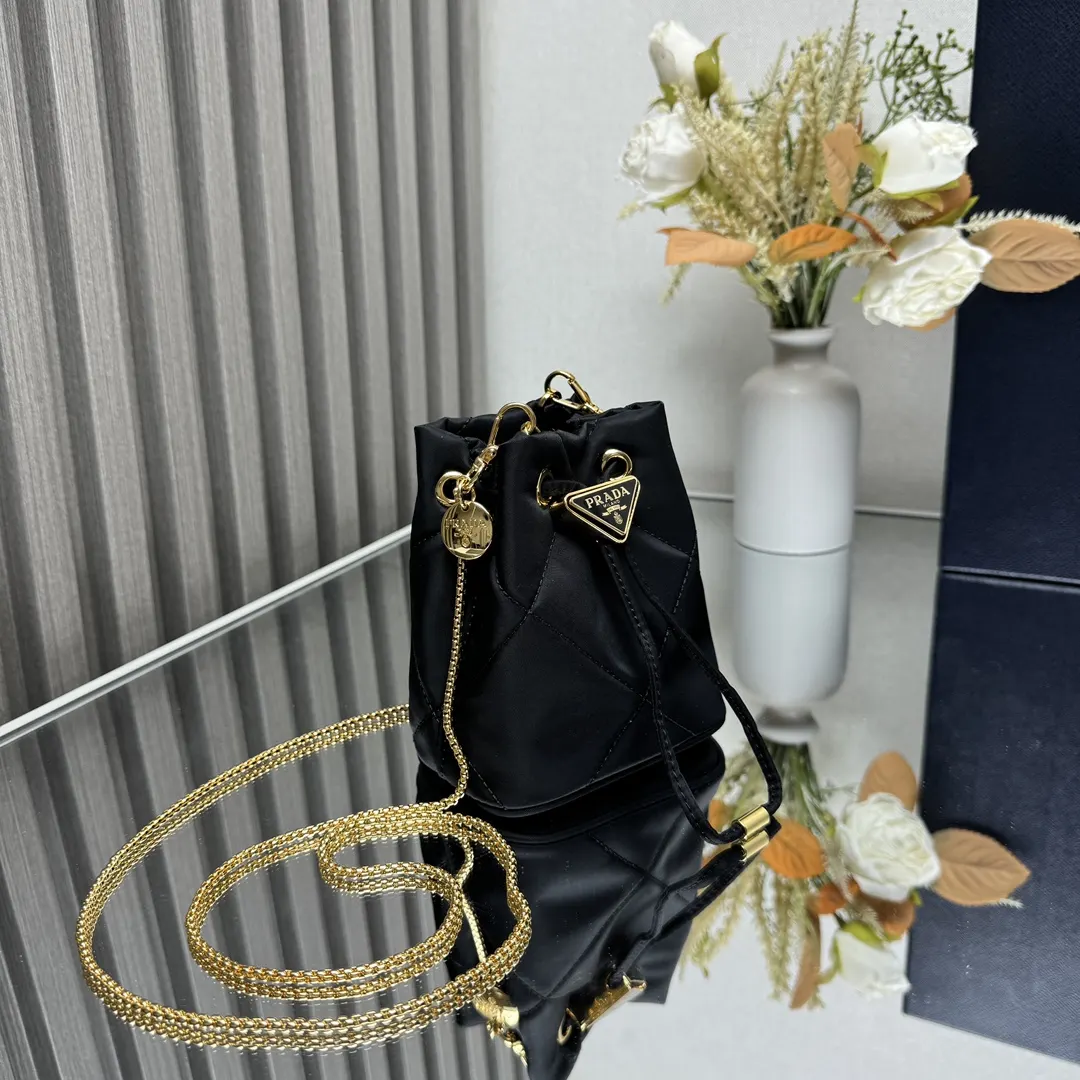 尼龍 太可爱了 上身的效果非常吸眼 可仙可酷 难道你不心 水桶包 休閒水桶款