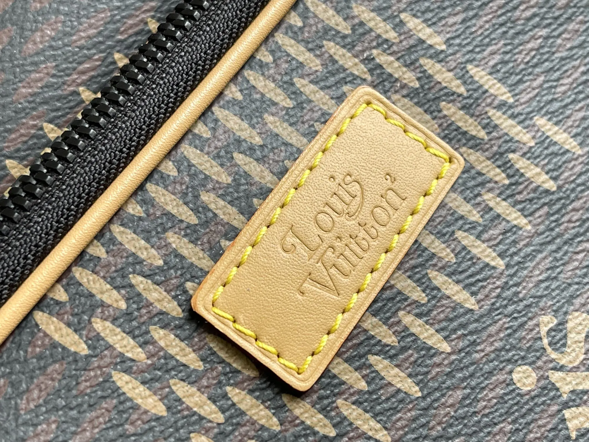 黑色 Damier 雙肩包 实用雙肩款
