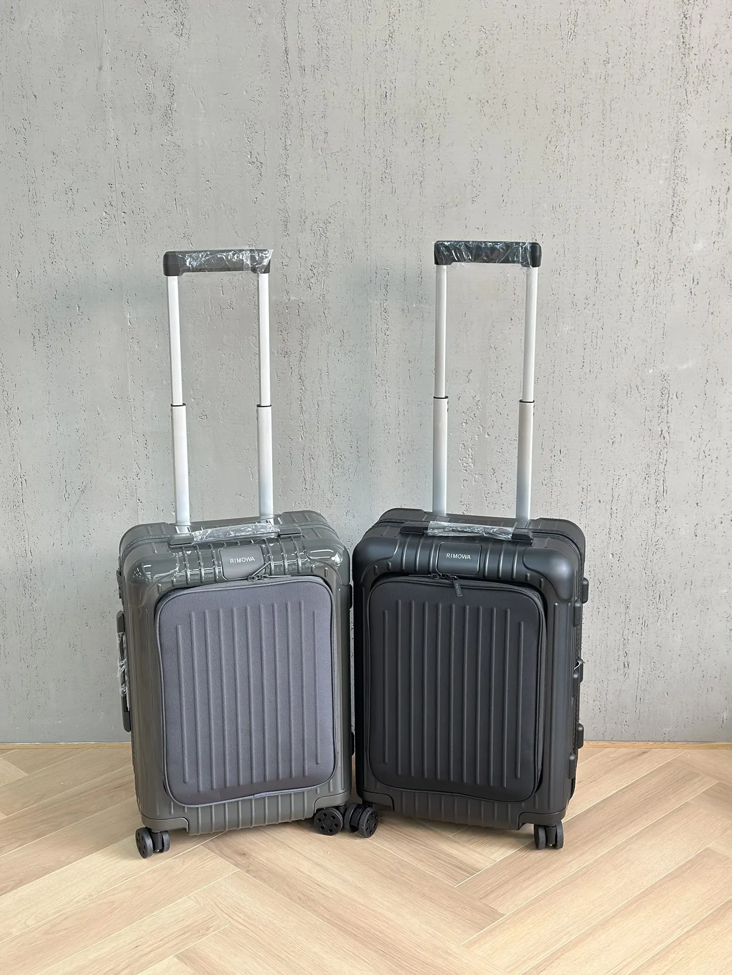 黑色 rimowa sleeve出 啦 商務的可以 收納包 旅行收納款