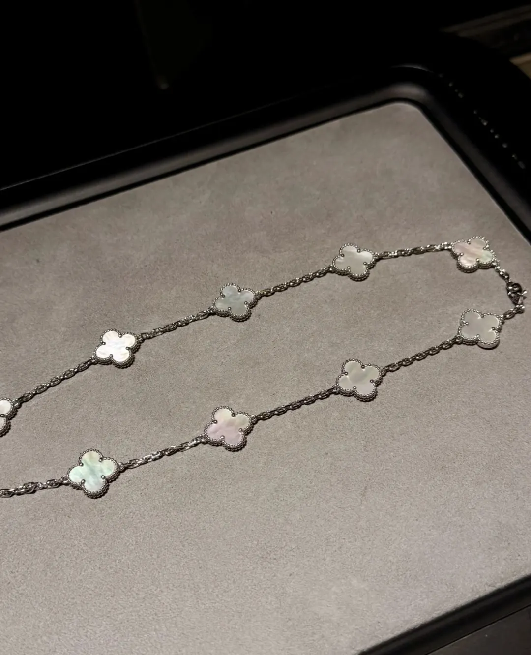 Van Cleef 贝母 四叶草 項鍊 精致锁骨链款