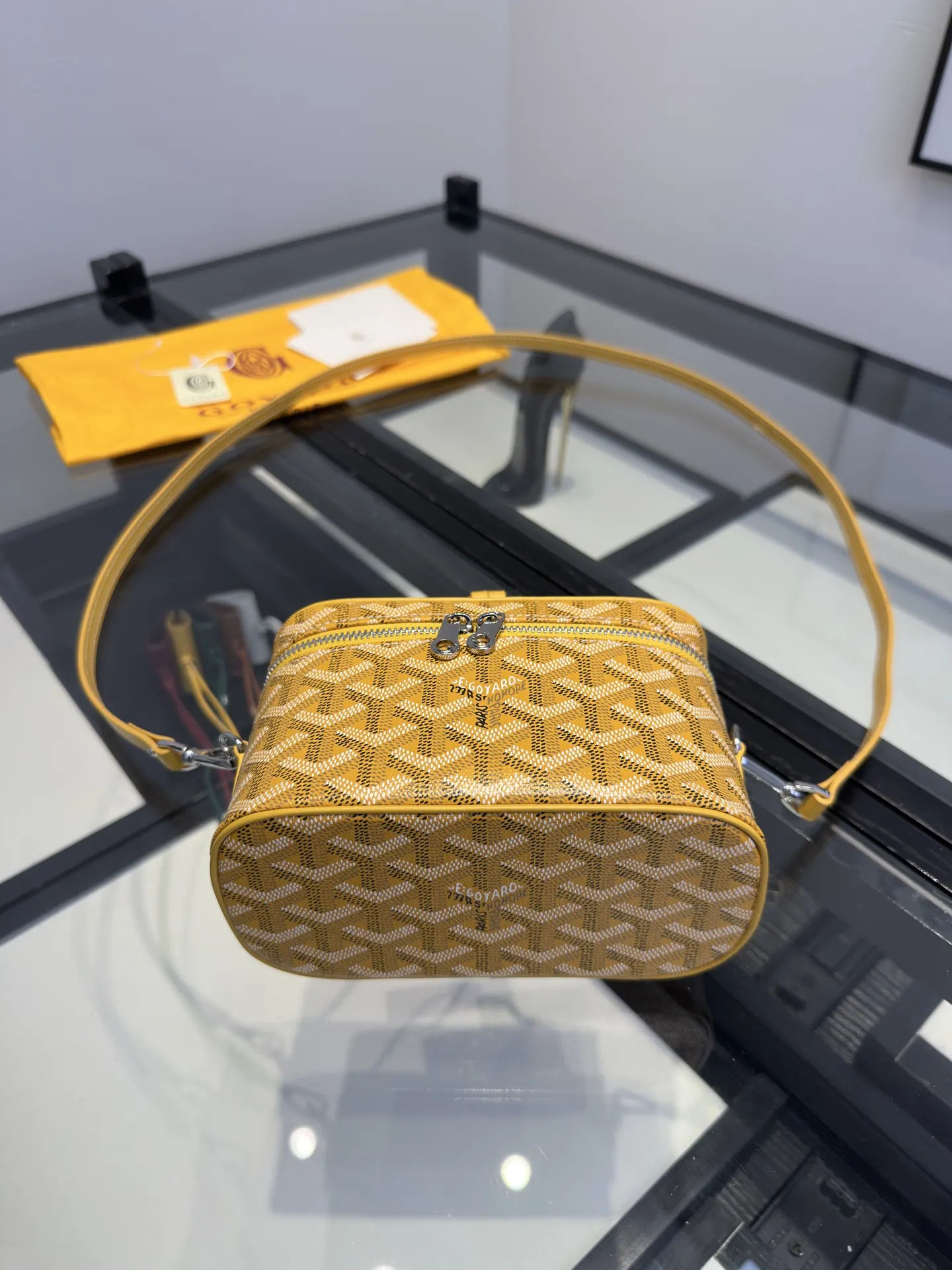 Goyard 黄色 小牛皮 收纳包 旅行收纳款