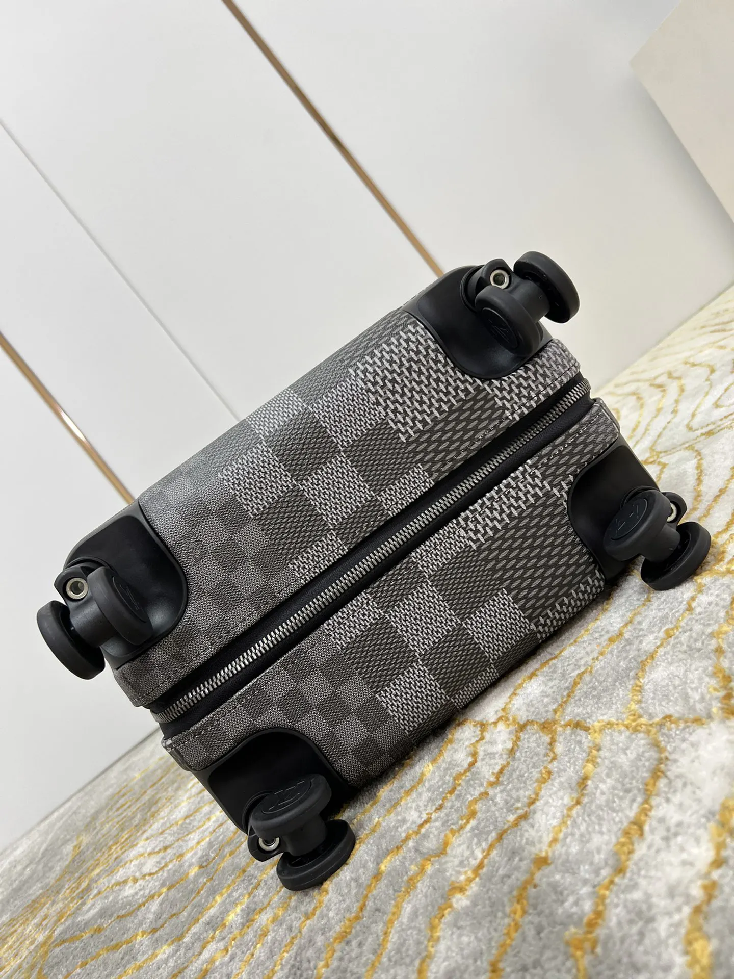 LV 帆布 从来都是想如何拥有 而不是压制自己的喜欢 行李箱 旅行拉杆款 轻便出行款