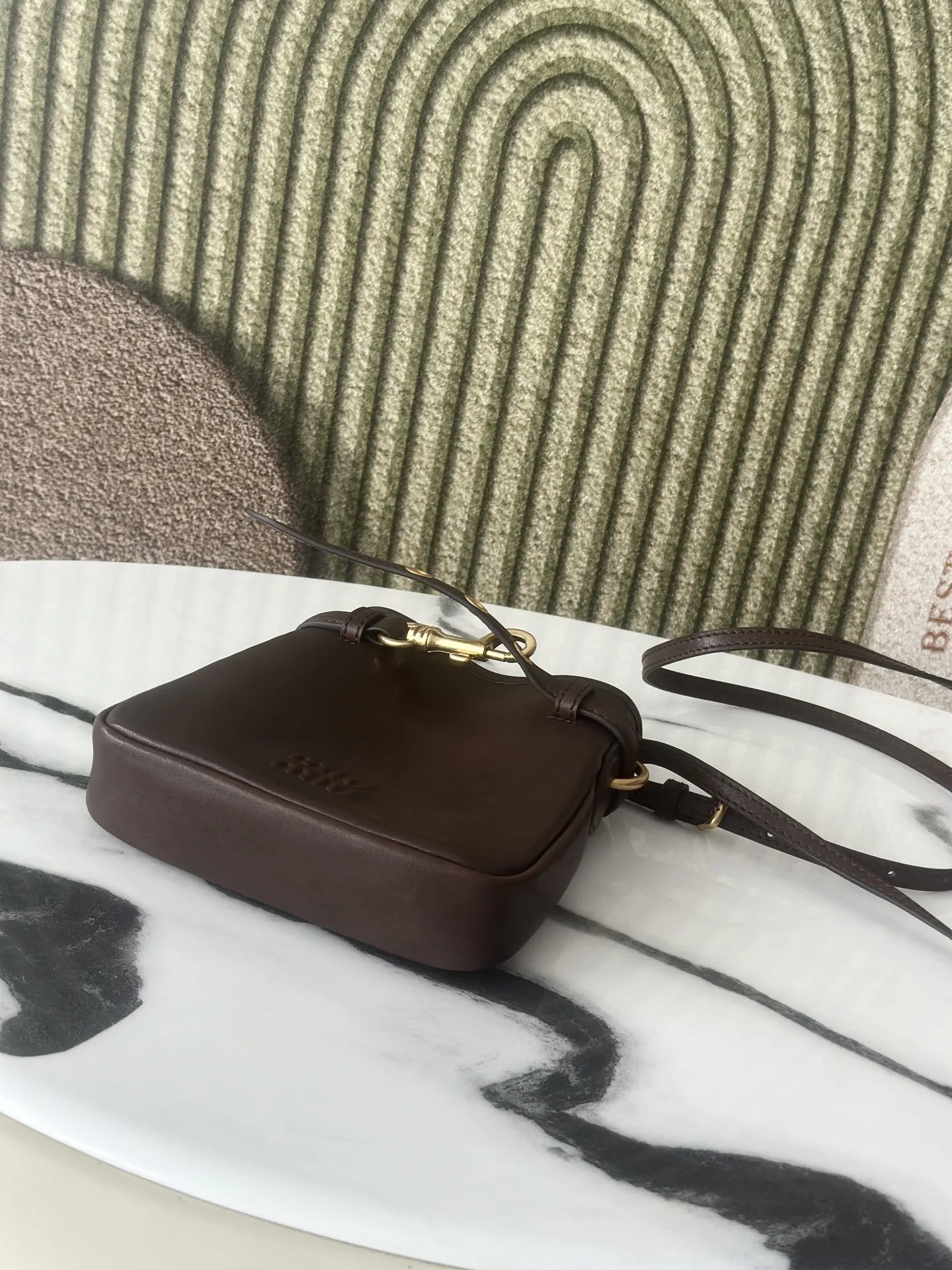 Miu 羊皮 手拿包 精致手拿款