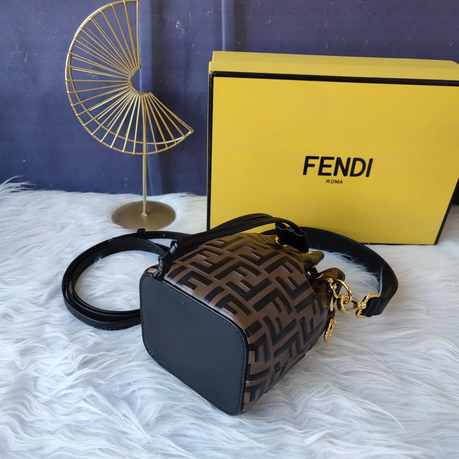 Fendi 啡色 芬迪F 咖啡色 Mon Tres 水桶包 休闲水桶款