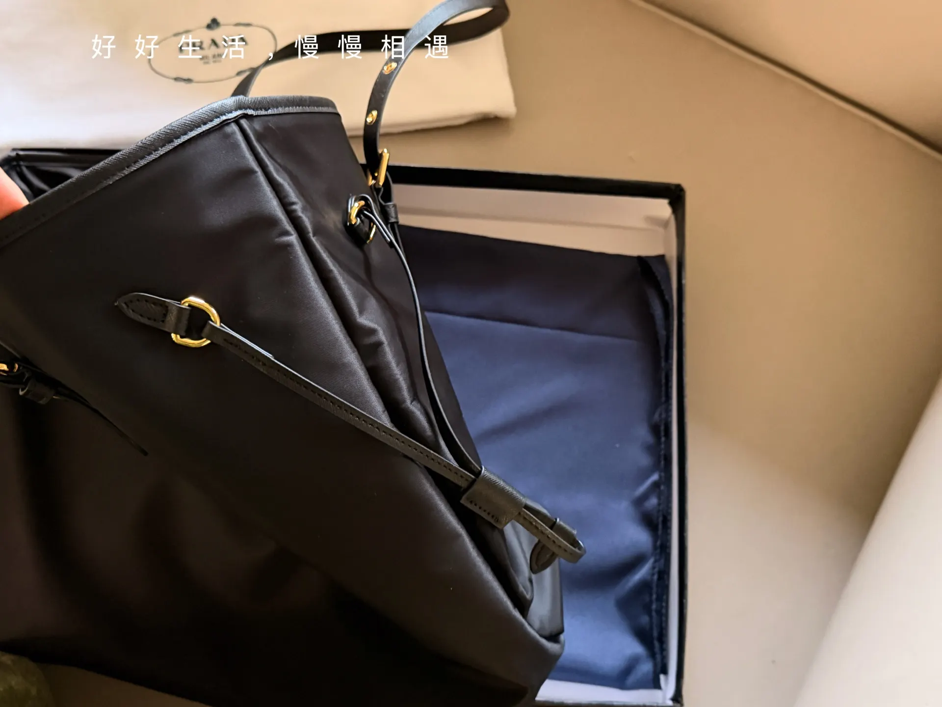 Prada 购物袋 轻便实用 托特包