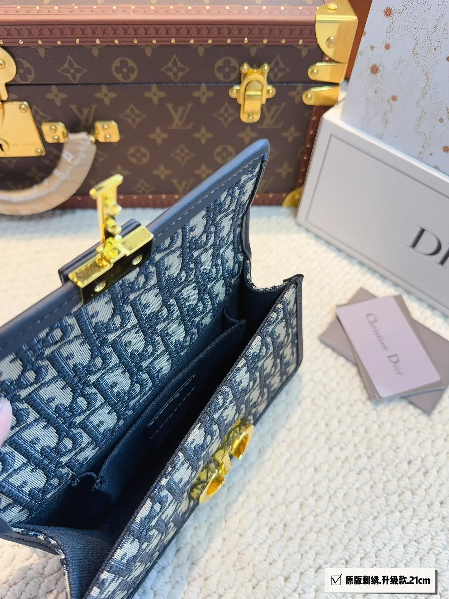 Dior 老花 蓝色 Montaigne蒙田包 方正 斜挎包 轻便斜挎款