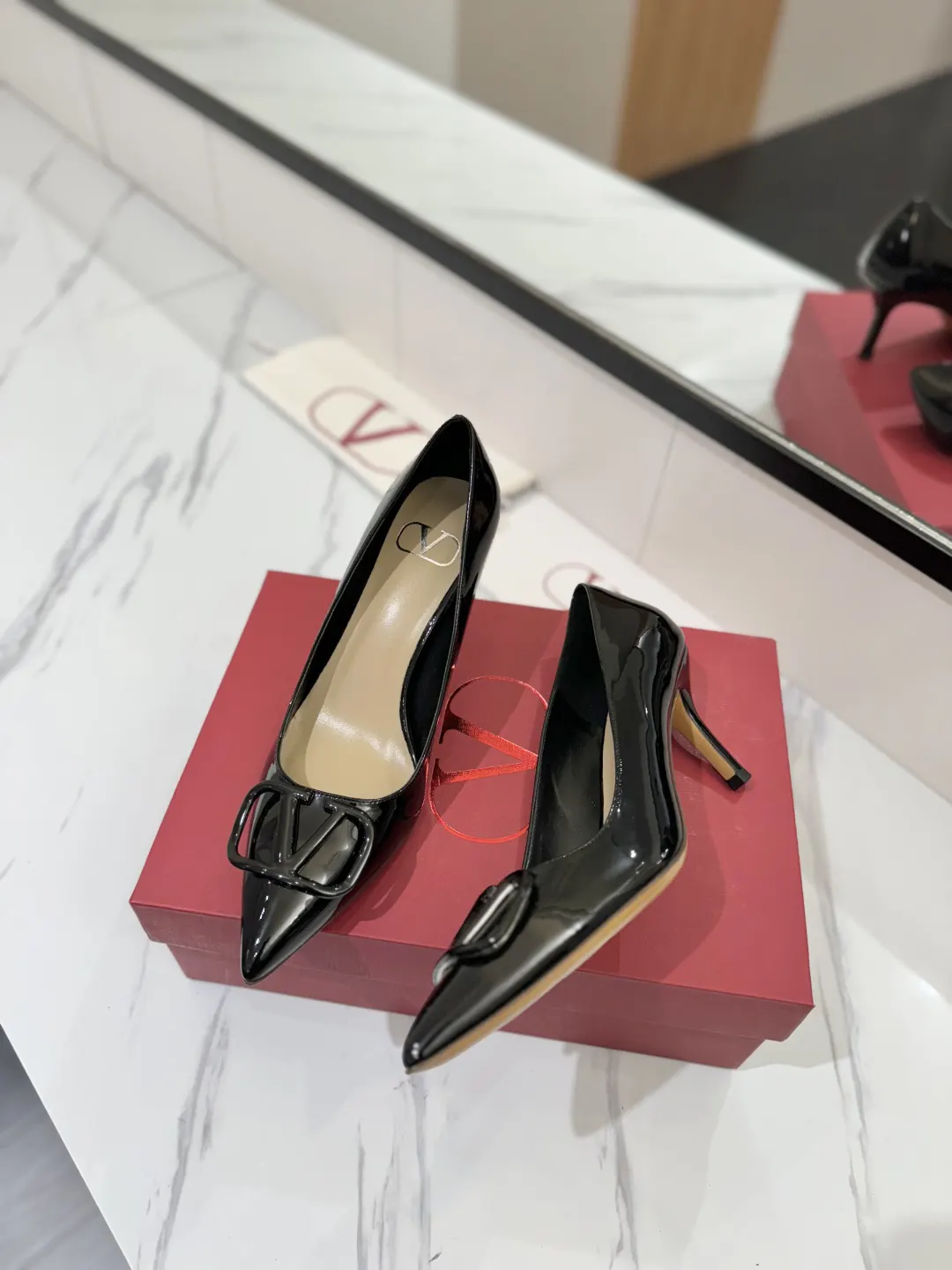 Valentino 金色 平底鞋 通勤约会款 款07