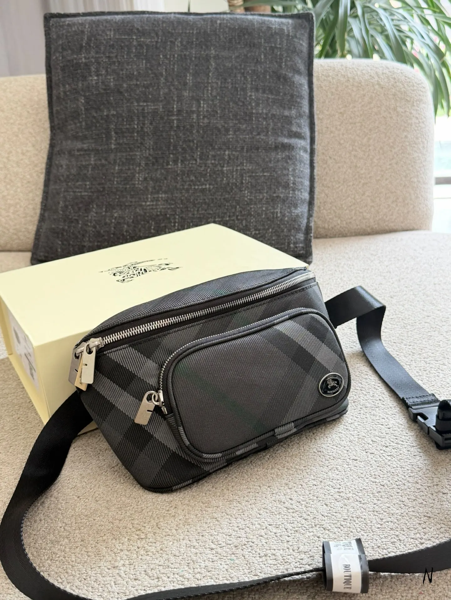 Burberry 尼龙 腰包 休闲腰包款