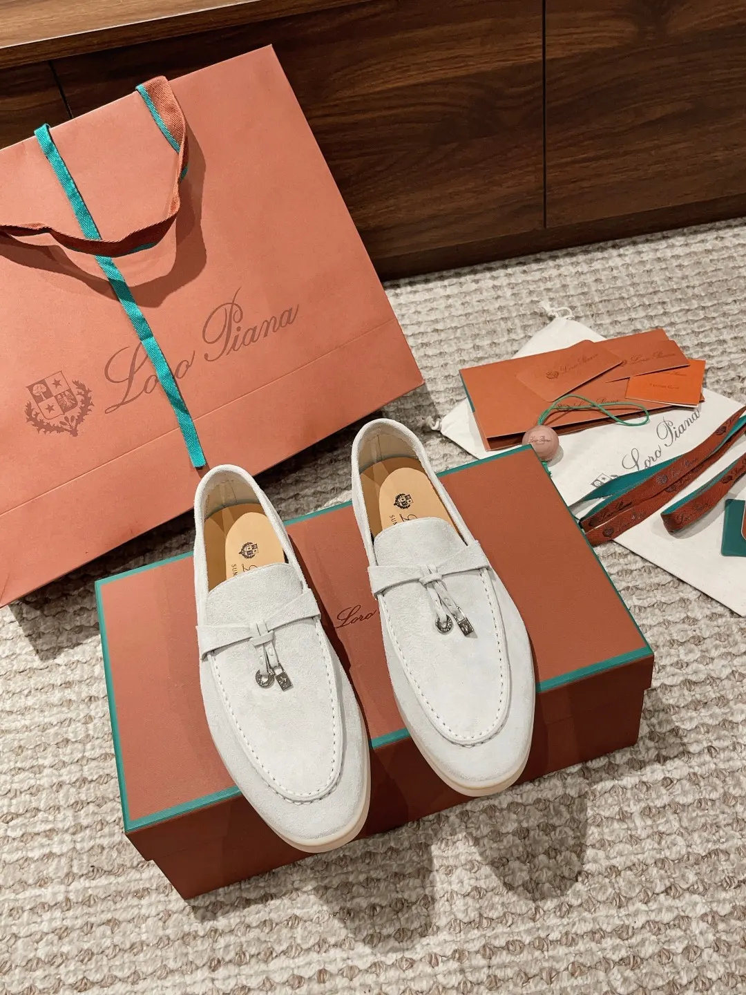 Loro Piana SS Sneakers Casual Versatile Style Image 3 Loro Piana SS Sneakers Casual Versatile Style Image 3