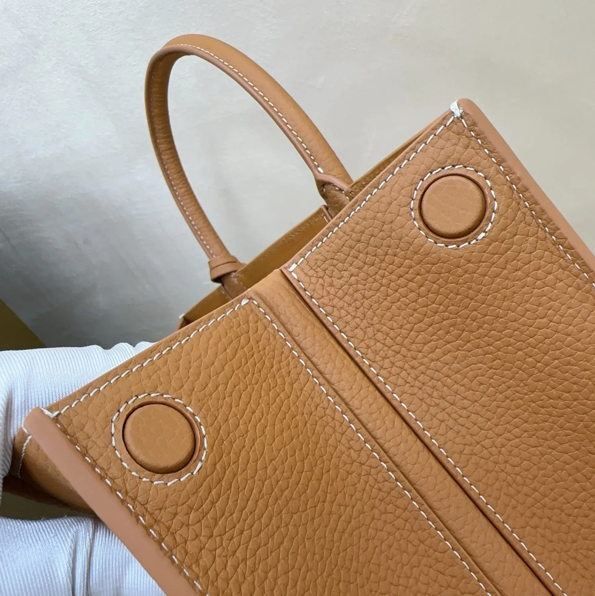 Burberry 小牛皮 托特包 大容量托特款