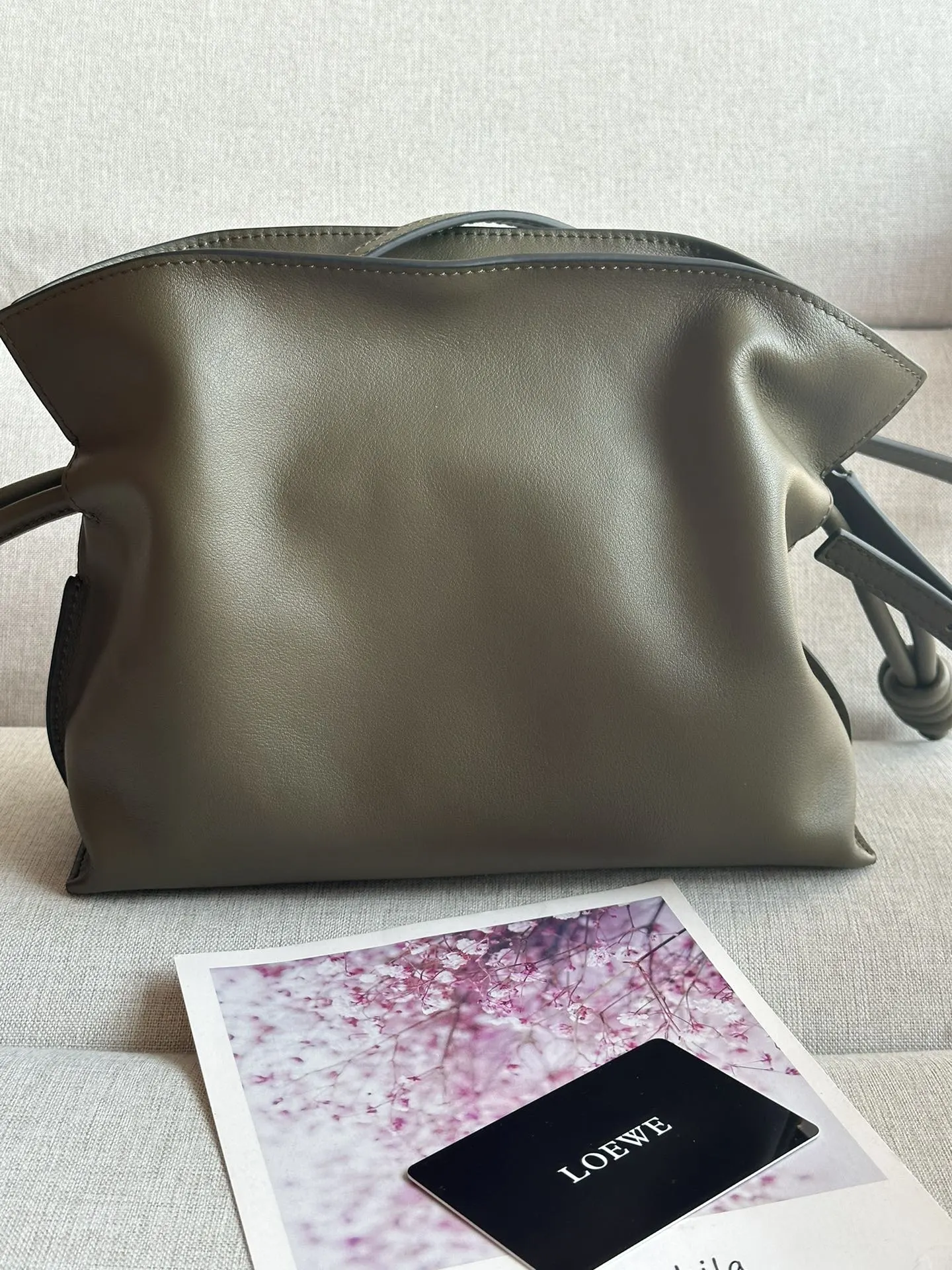 Loewe 金色 卡其 牛皮 手拿包 精致手拿款