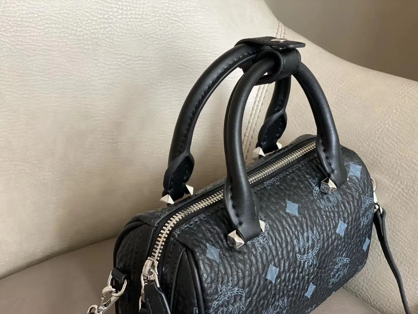 牛皮 mcm 新版［mcm］essential 旅行袋 大容量旅行款