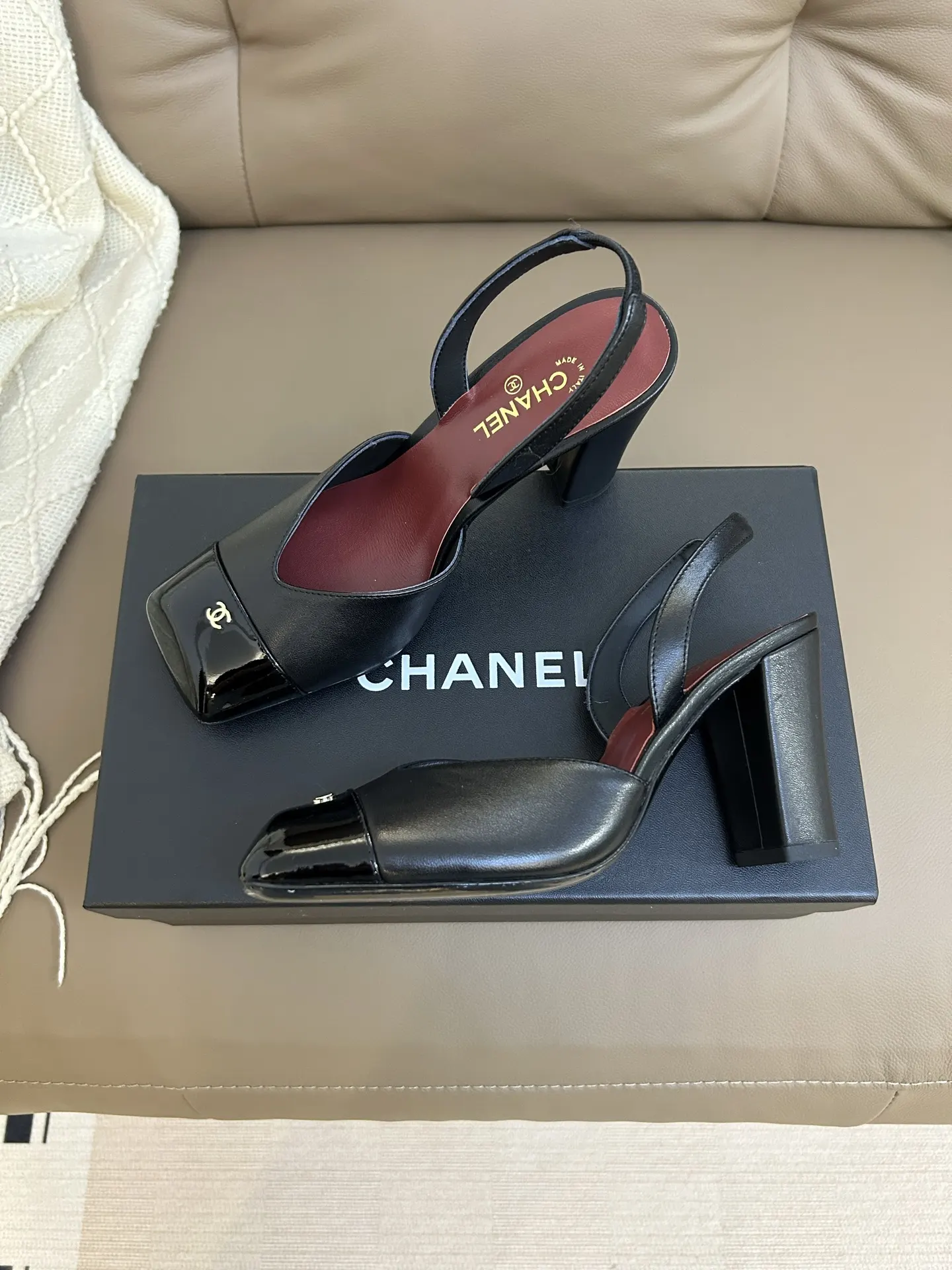 Style 14 Image 3 Style 14 Image 3