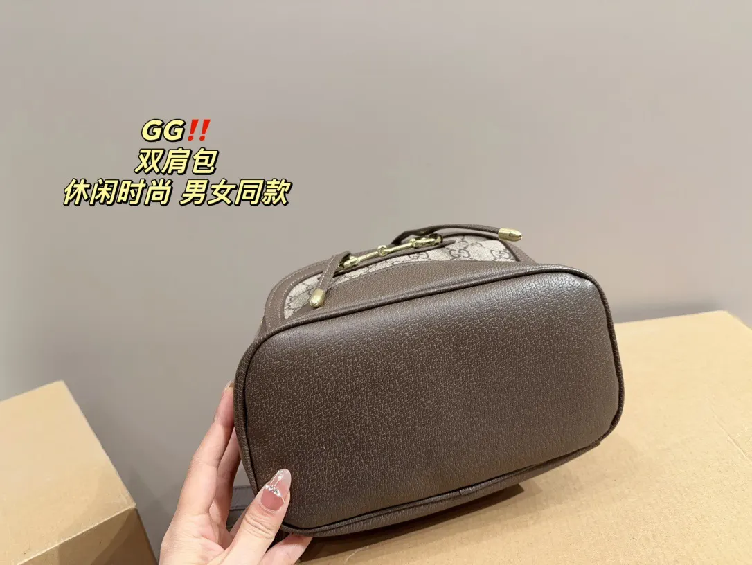 尺寸 Gucci 双肩包 质感很高级 容 实用双肩款