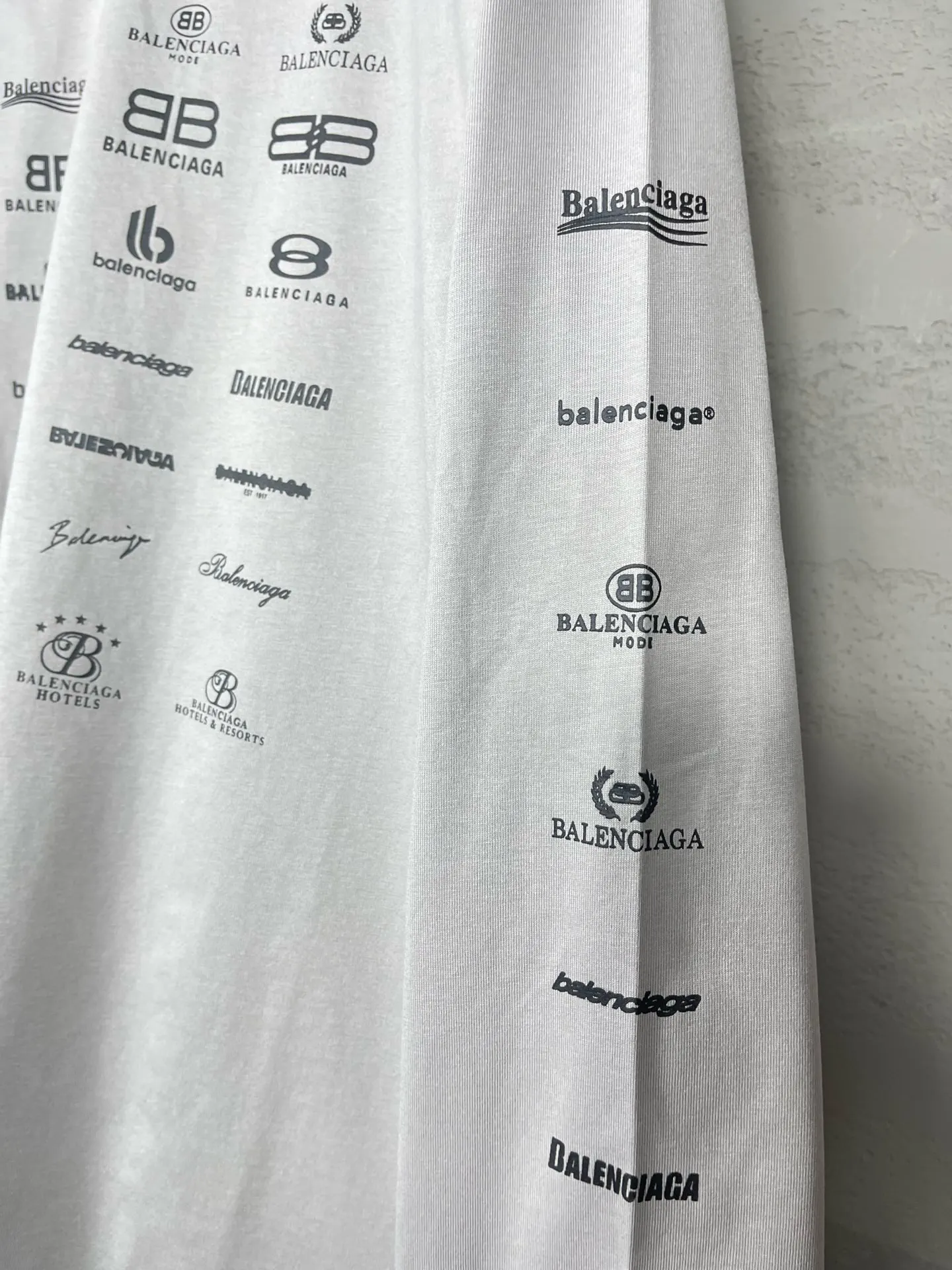 Balenciaga 黑色 純棉 Logo 短袖T恤 宽松休閒(數字8) Balenciaga 黑色 純棉 Logo 短袖T恤 宽松休閒(數字8)