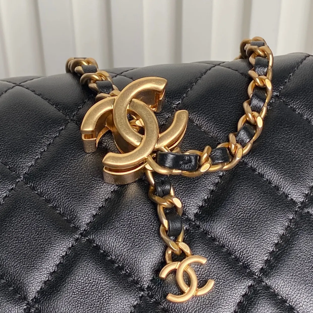 CHANEL 金色 羊皮 链条包 精致链条款