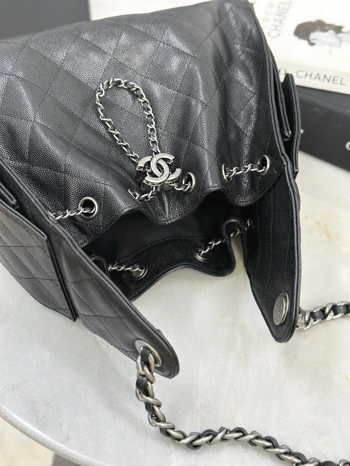 CHANEL 黑色牛皮Hobo腋下包 鏈條款