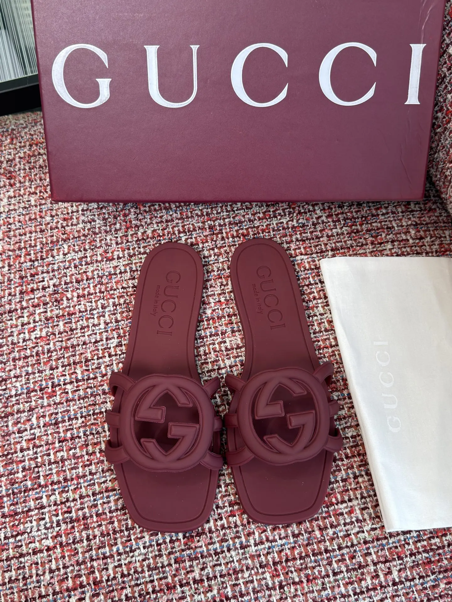 Gucci Interlocking G 酒红色凉拖 休闲款