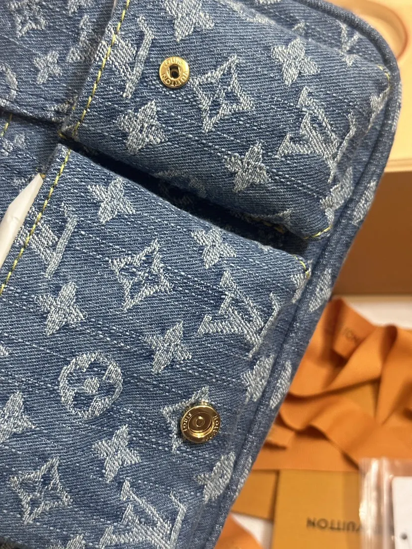 蓝色 POCHETTE ACCE 腋下包 复古腋下背款