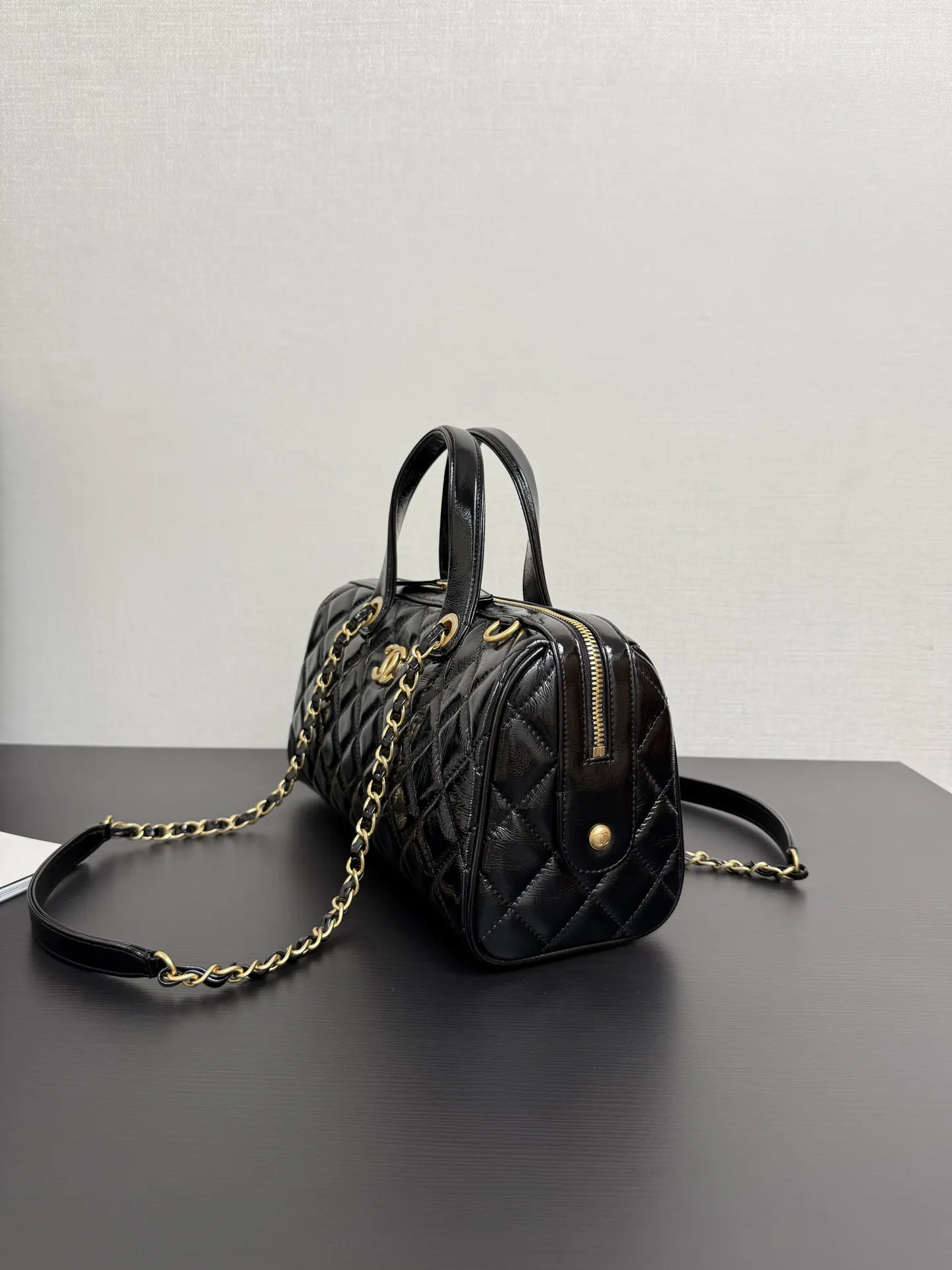 Fashion Item Travel Premium