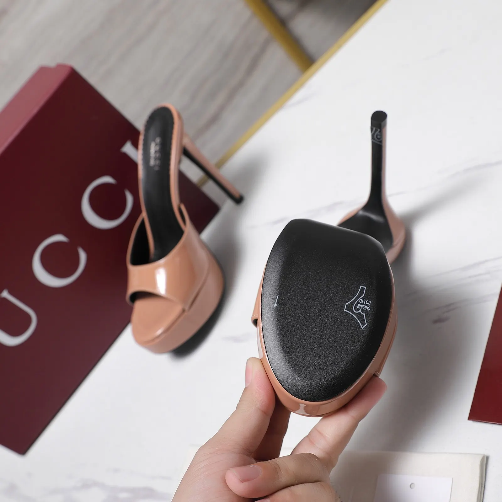 Gucci 高跟鞋