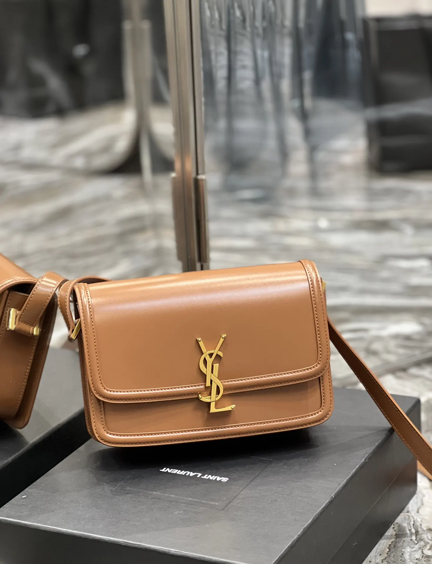 Crossbody Bag Lightweight Leather