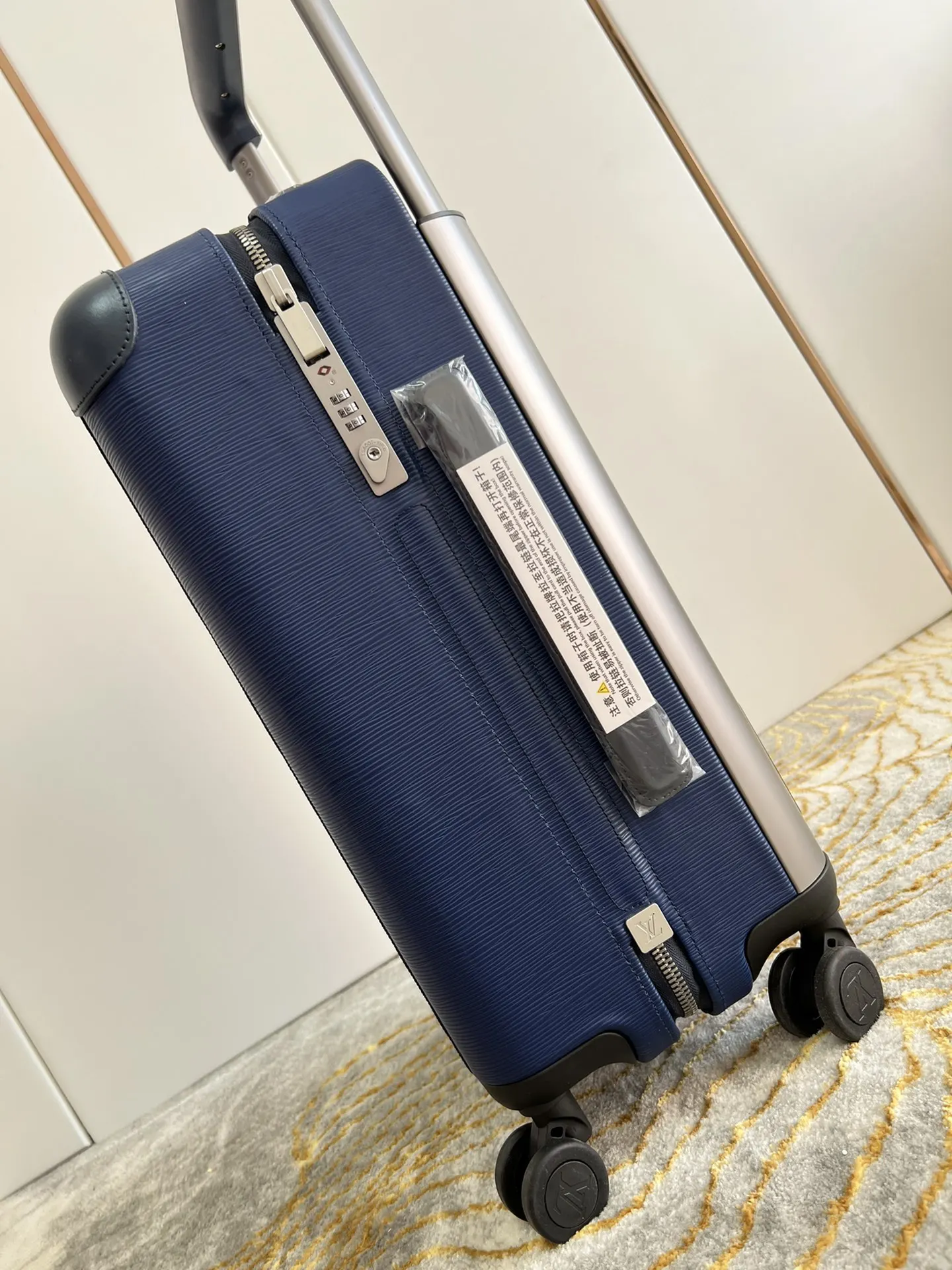 LV 藍色 帆布 详细特征 × 长×宽×高 人工测量 行李箱 旅行拉杆款 輕便出行款