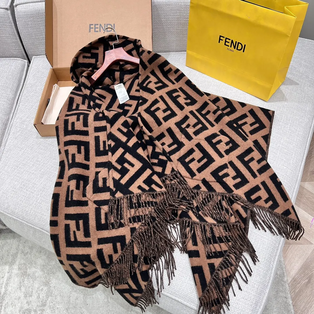 Fendi 咖色 羊绒 字母 帽子 日常造型款