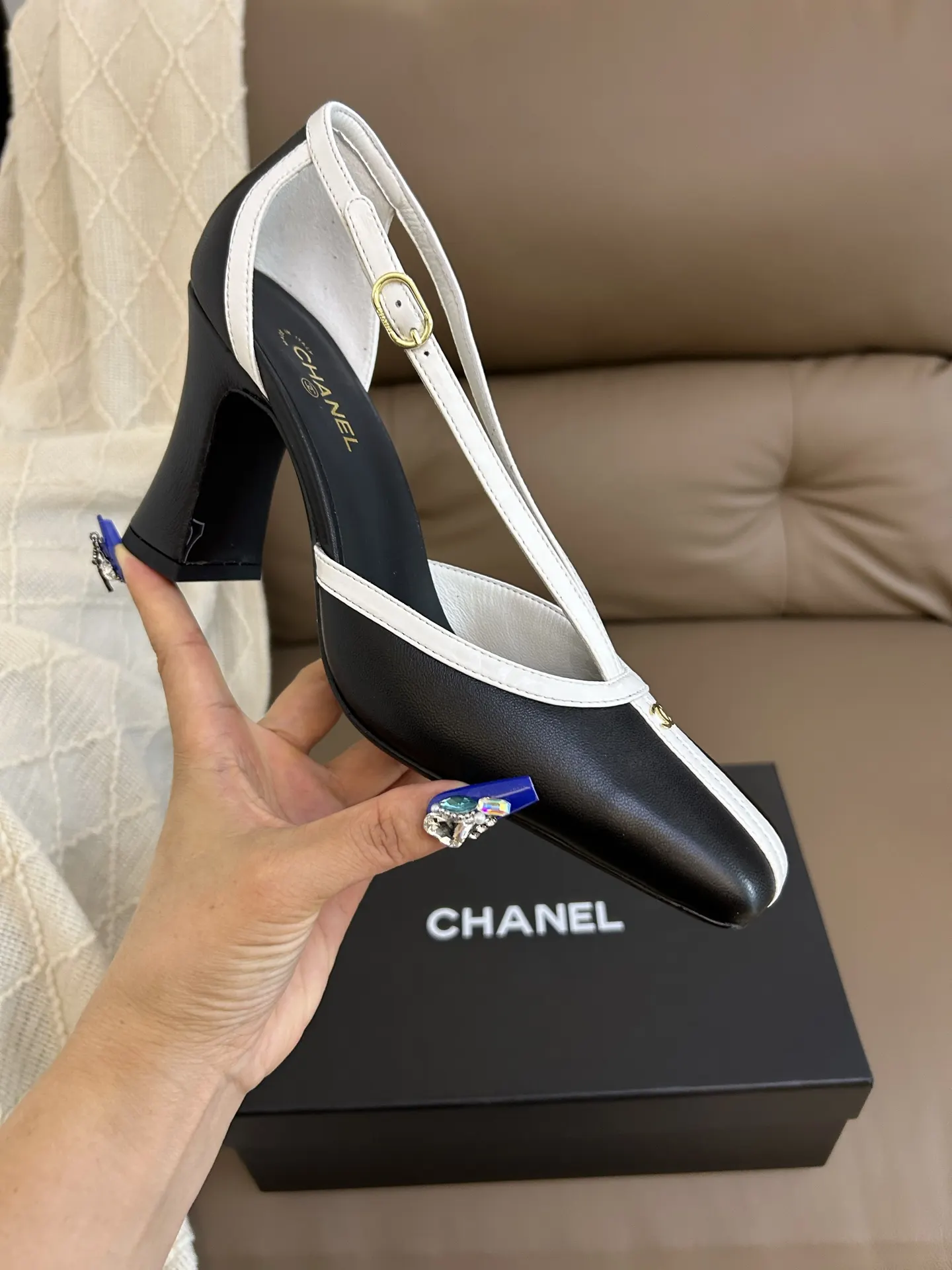 Style 18 Image 7 Style 18 Image 7