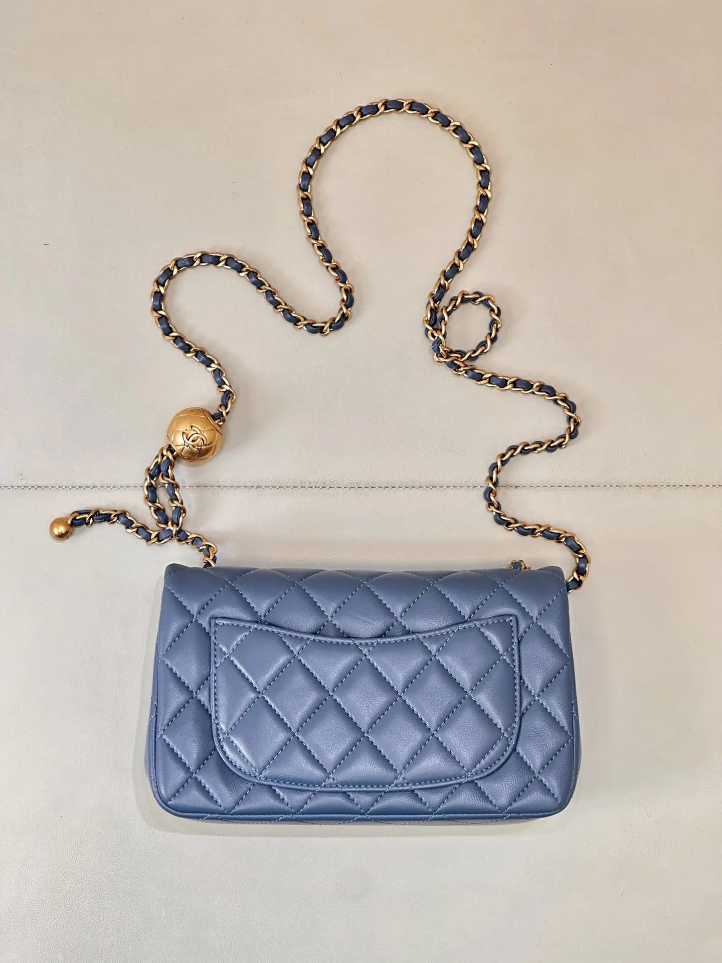 Chanel Cowhide Chain Bag Shoulder and Crossbody Wear Image 8 Chanel Cowhide Chain Bag Shoulder and Crossbody Wear Image 8