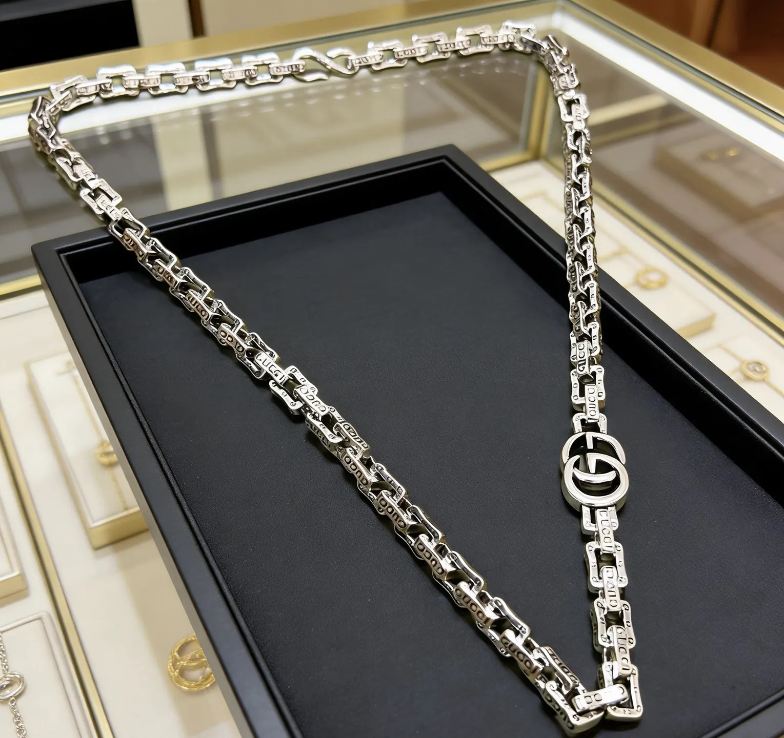 Gucci 链条包 单肩斜挎款