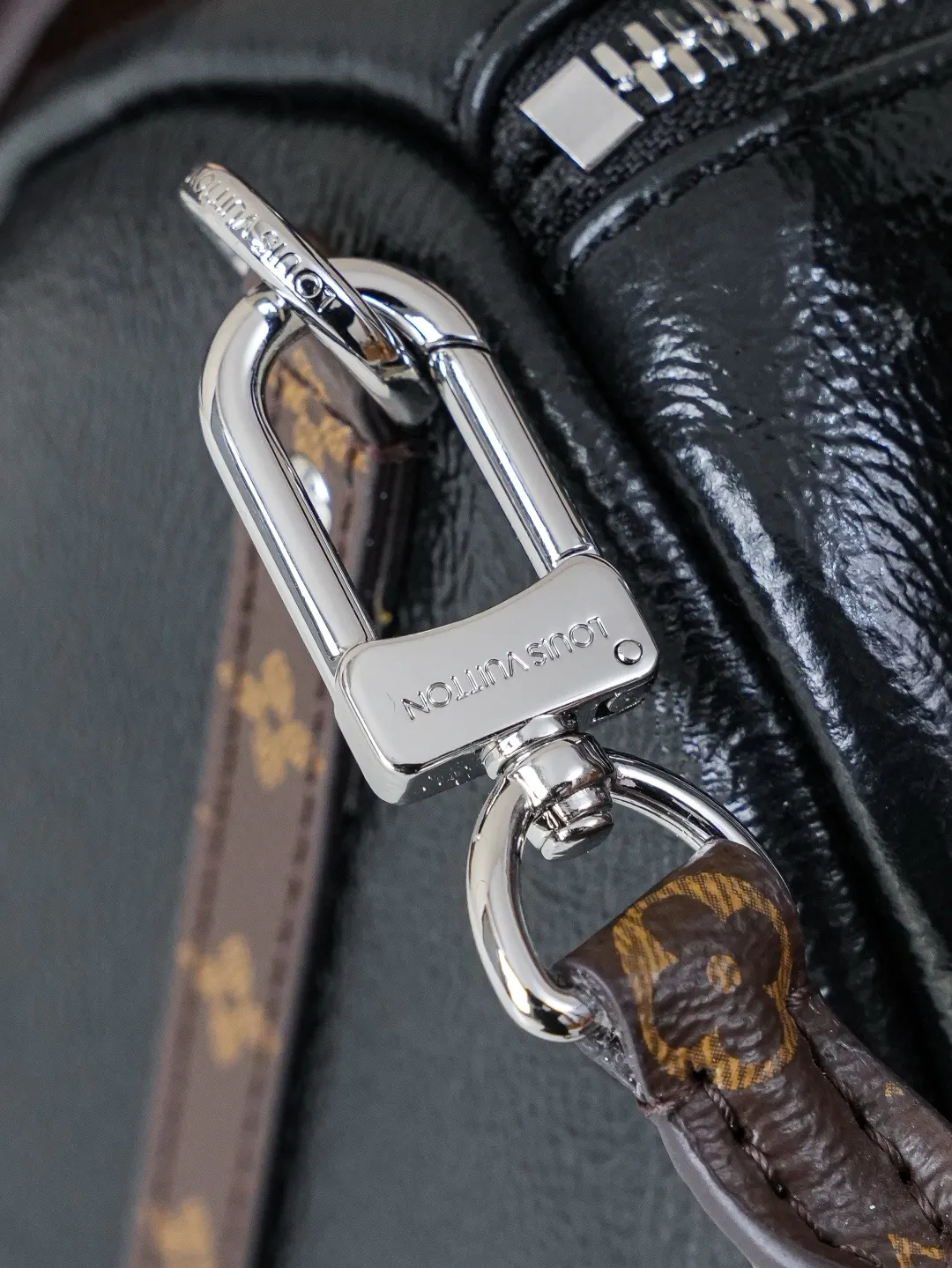 LV 牛皮 内衬点缀标志性 Mo图案 手提包 通勤手提款(數字9) LV 牛皮 内衬点缀标志性 Mo图案 手提包 通勤手提款(數字9)