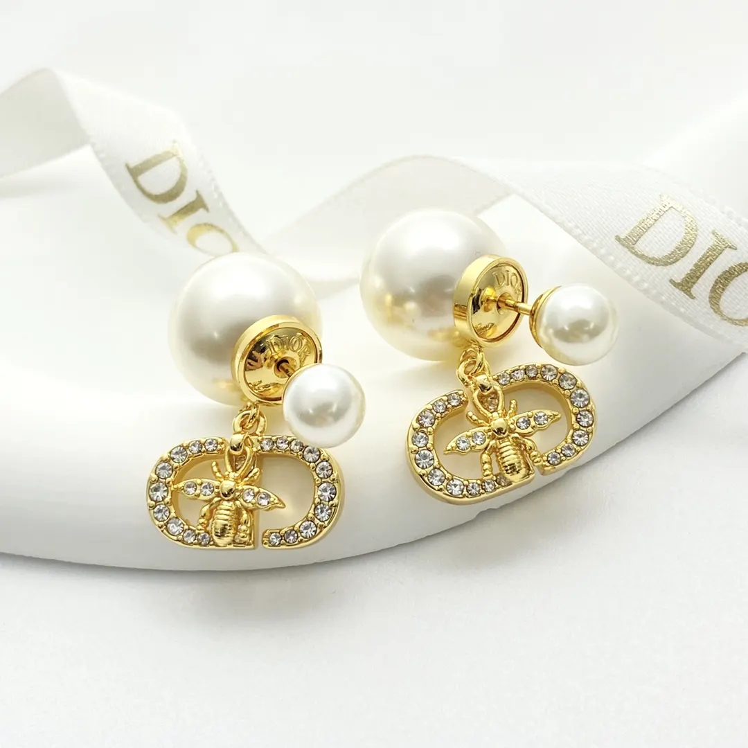 Dior 珍珠耳钉 金色百搭款