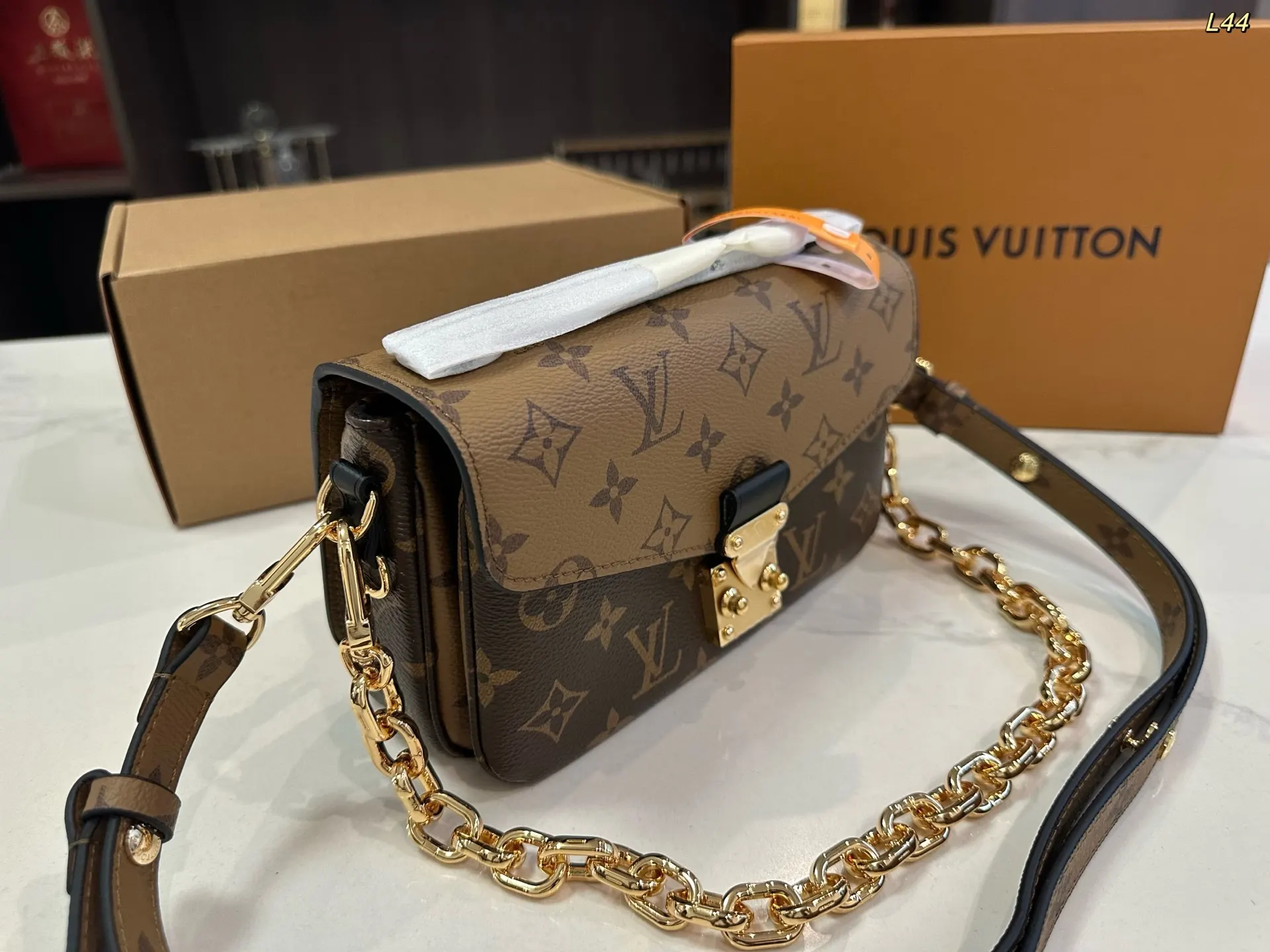 LV 小邮差包 更精致了有没有～ 斜挎包 轻便斜挎款