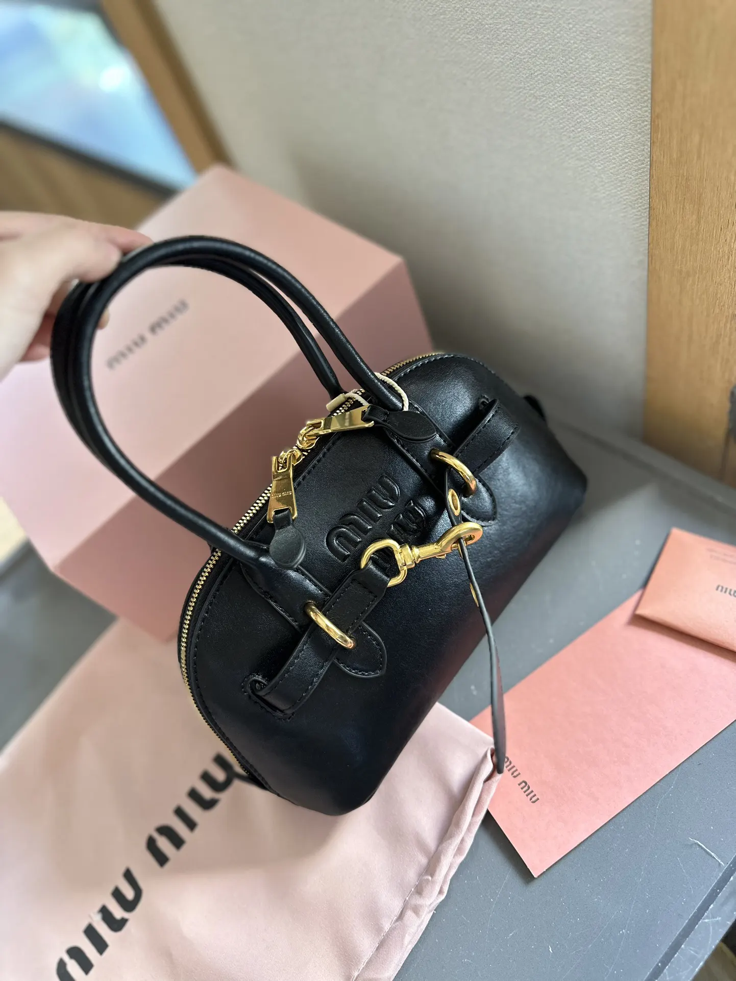 Miu MiuMiu 通勤人必备 包 手提包 通勤手提款