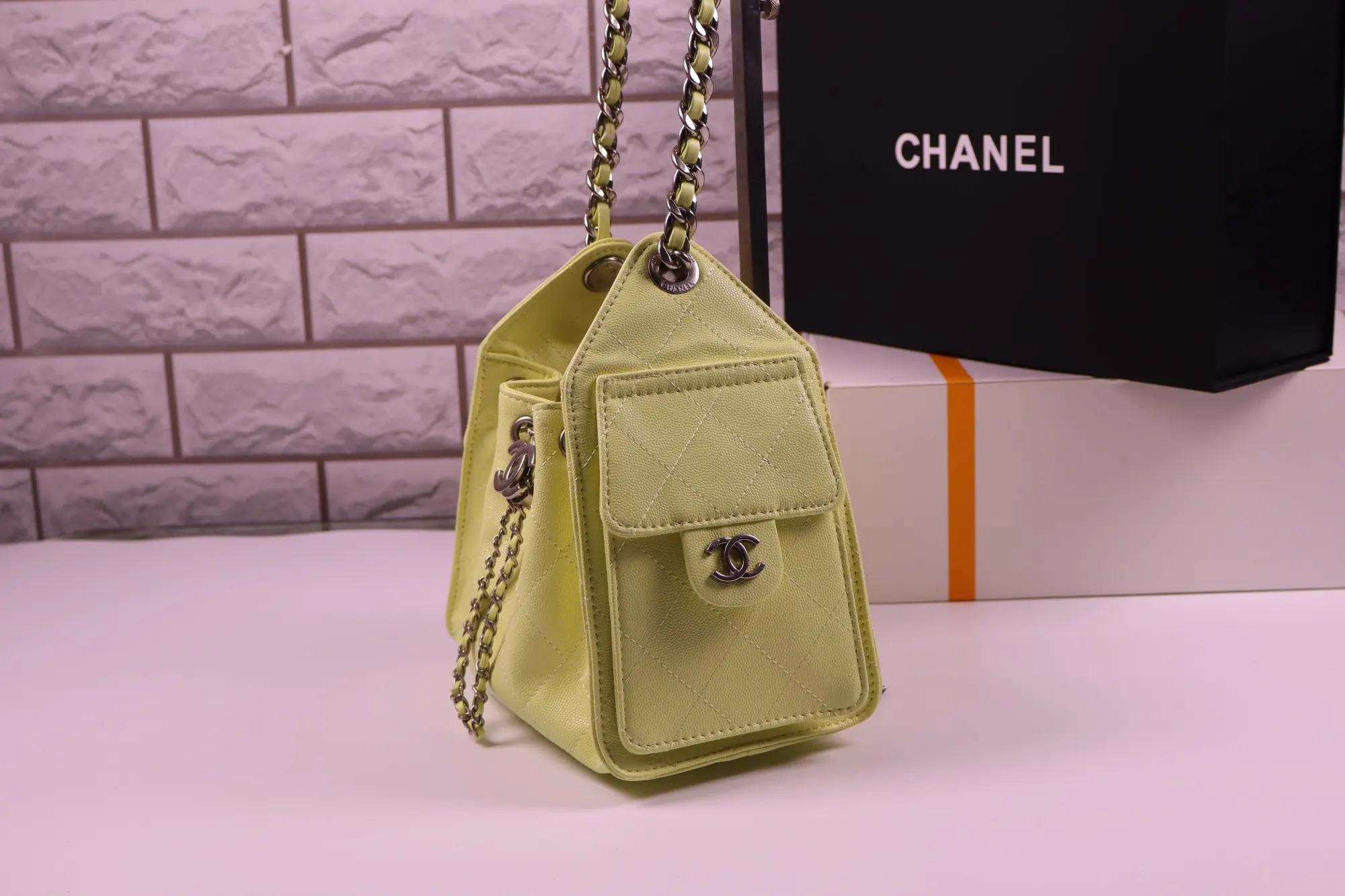 Chanel 黄色 腋下包 实拍款01