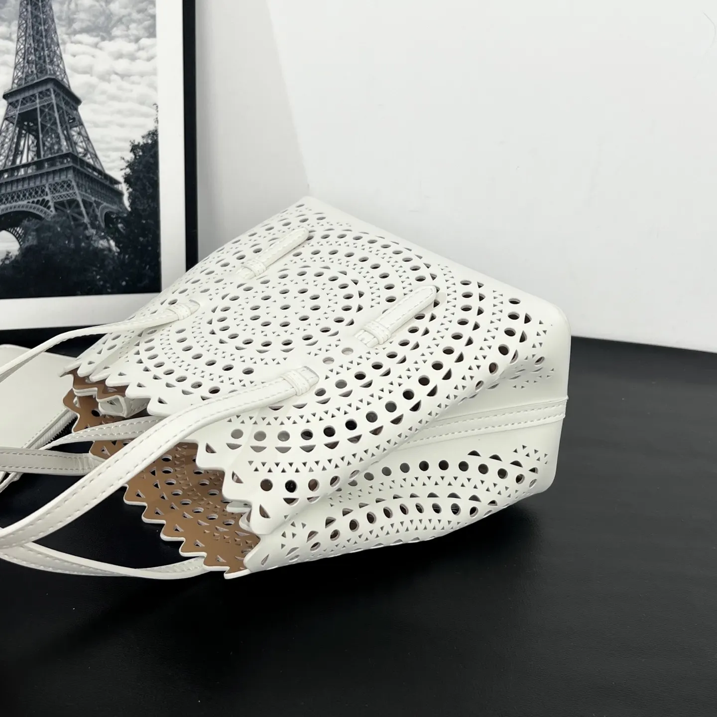 白色 牛皮 ALAÏA 中号 白色 ALAIA tote 托特包 大容量托特款