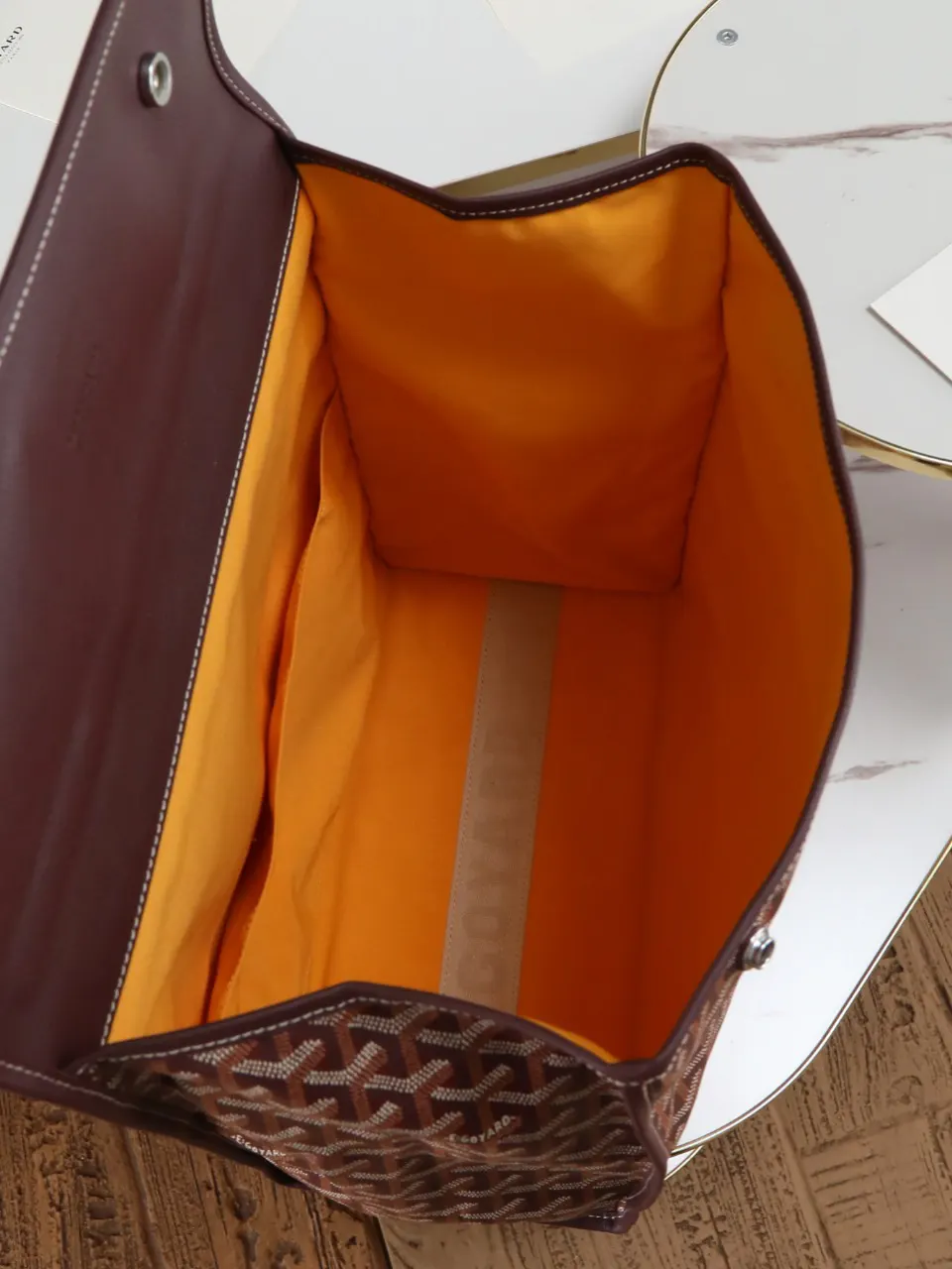 Goyard saint léger包就是一个典型的例子 双肩包 实用双肩款