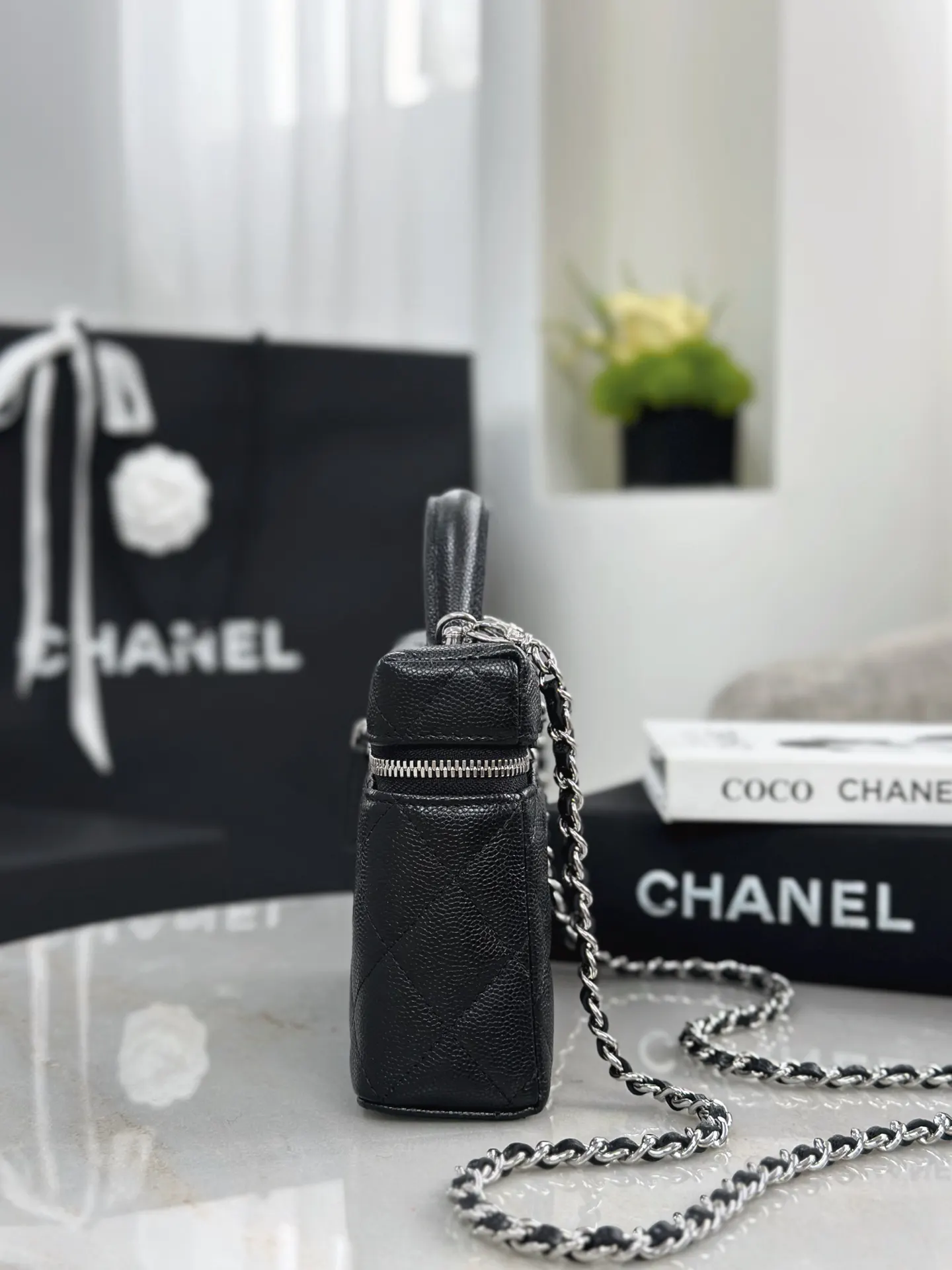 CHANEL 19 Bag 黑色荔枝纹牛皮链条包 复古款