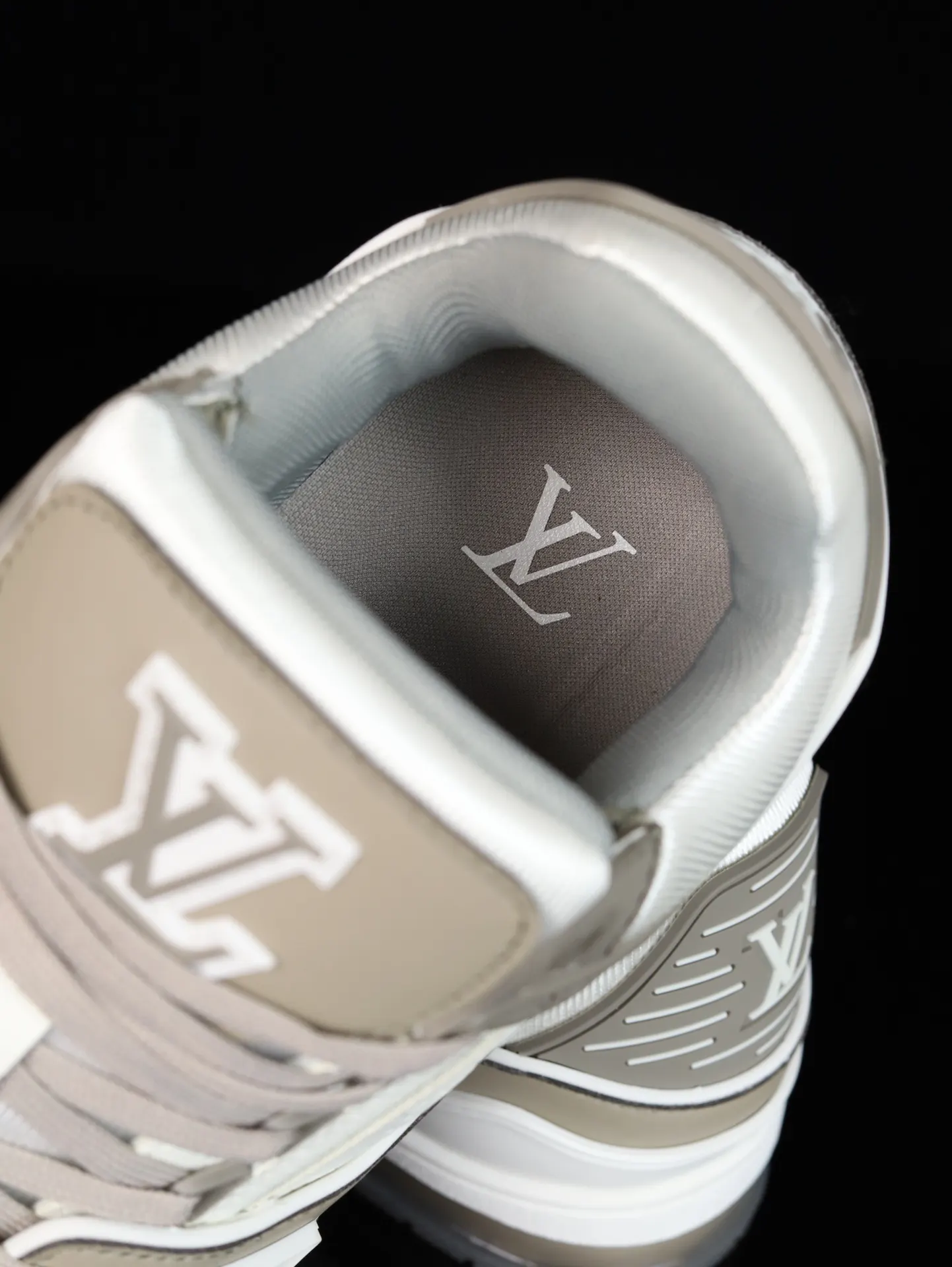 Louis Vuitton 运动鞋