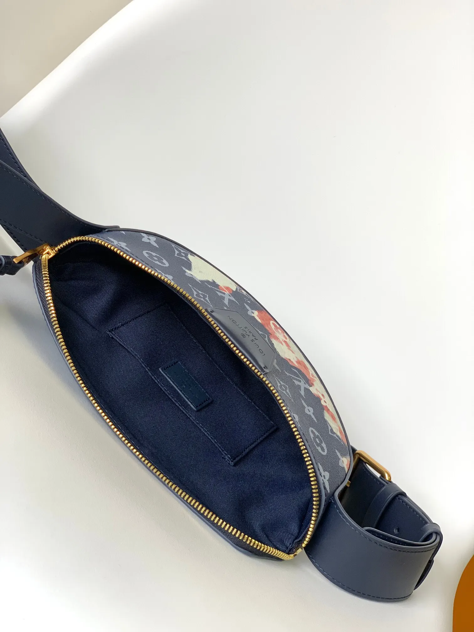 LV 半月包｜ORBUYBAG 岚奢包高端时尚精品