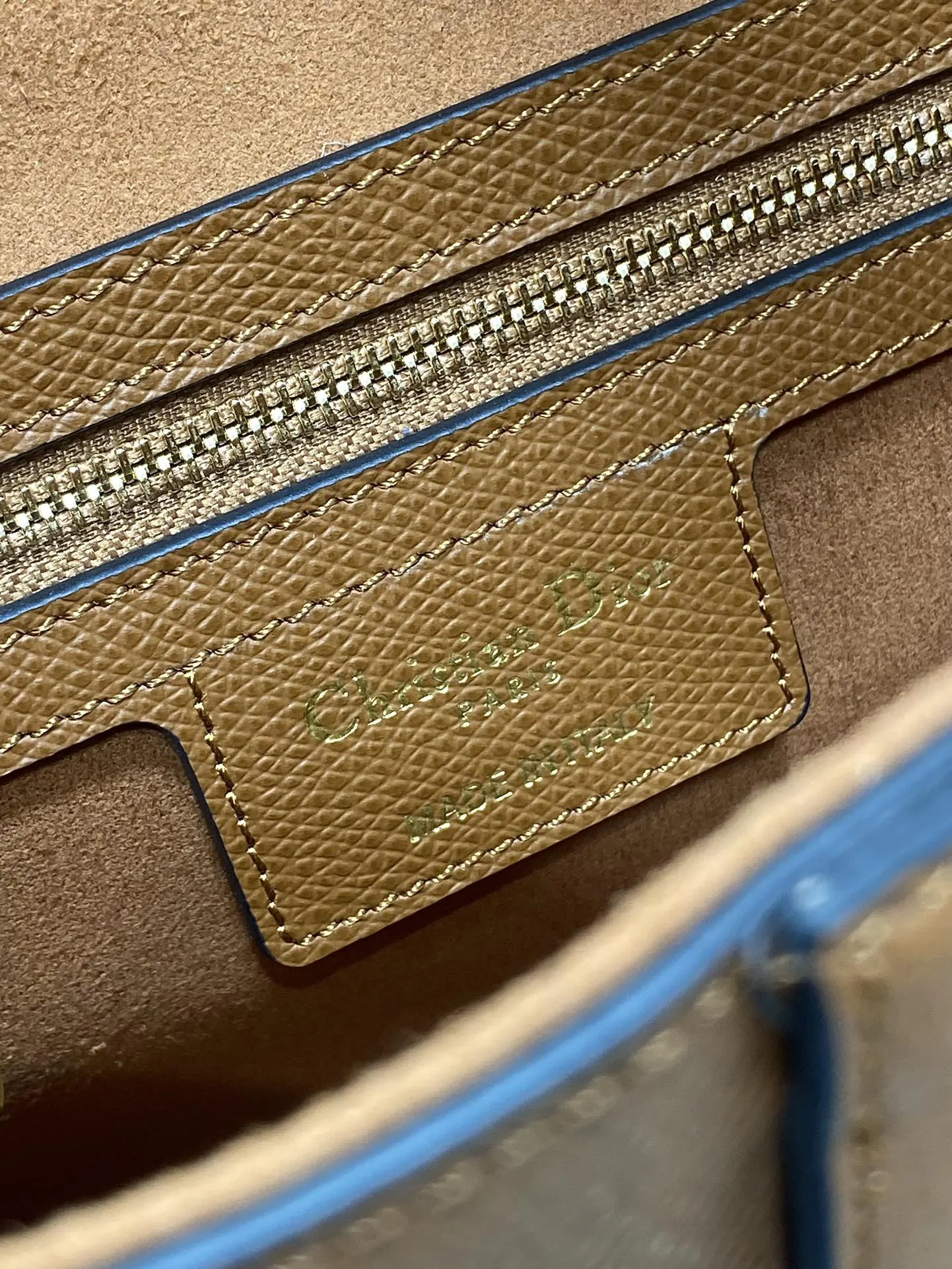 Dior Fashion Item Travel Classic