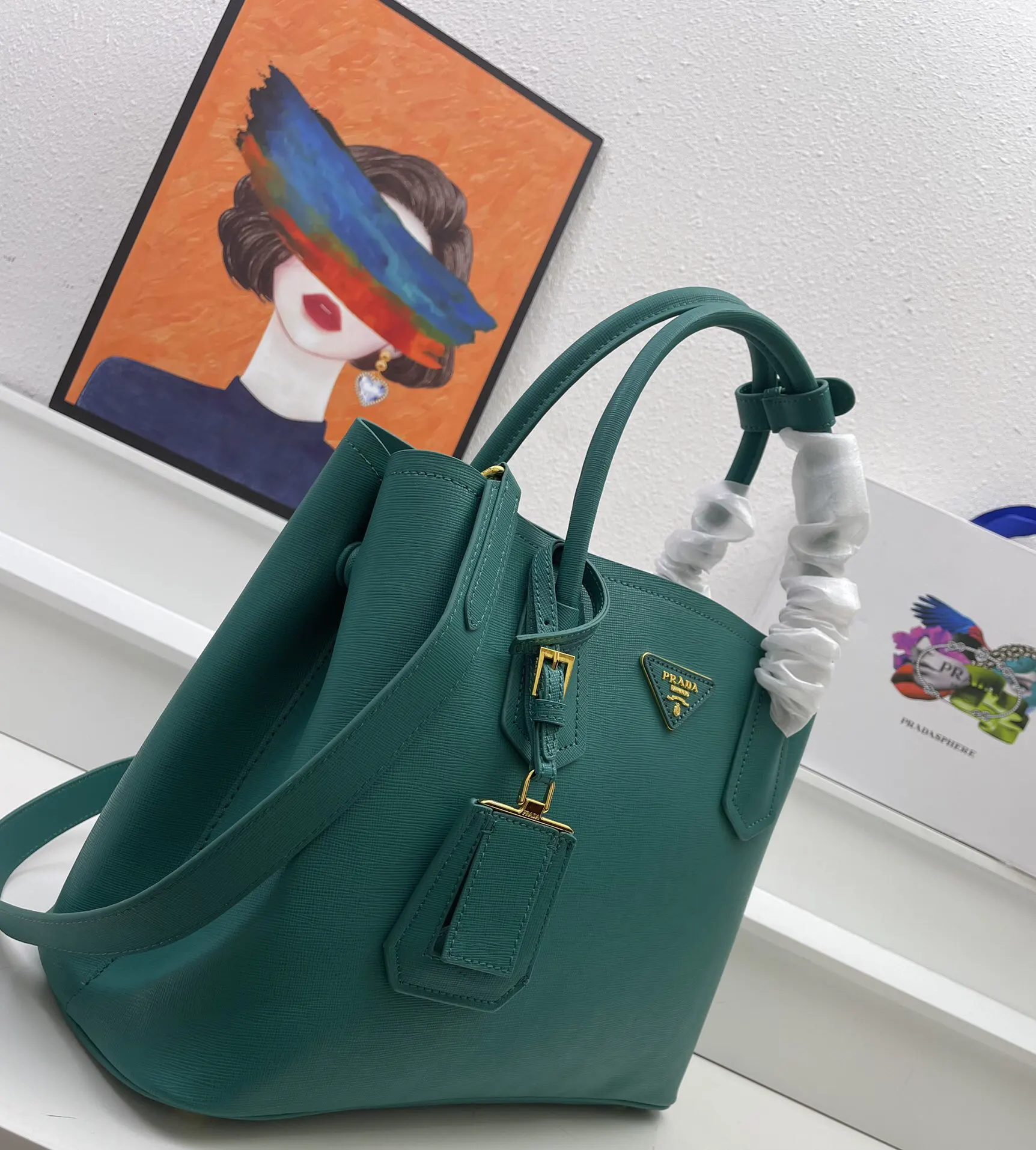 PRADA Saffiano十字纹牛皮 购物袋 轻便实用款
