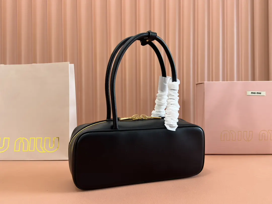 小牛皮 M家 单肩包〰 火爆全网中 超美 日常单肩背款