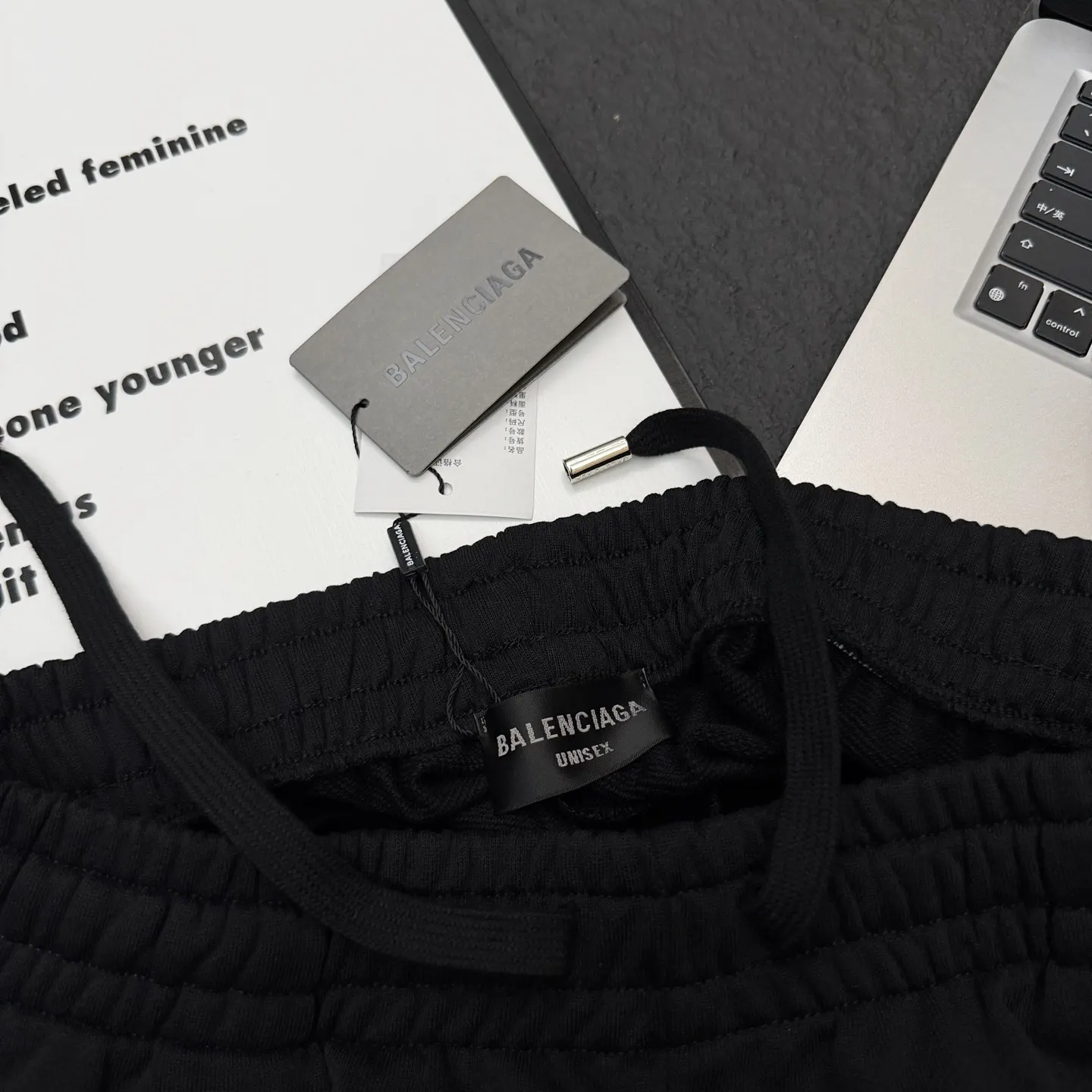 Balenciaga 黑色 纯棉 Logo 短裤 宽松休闲
