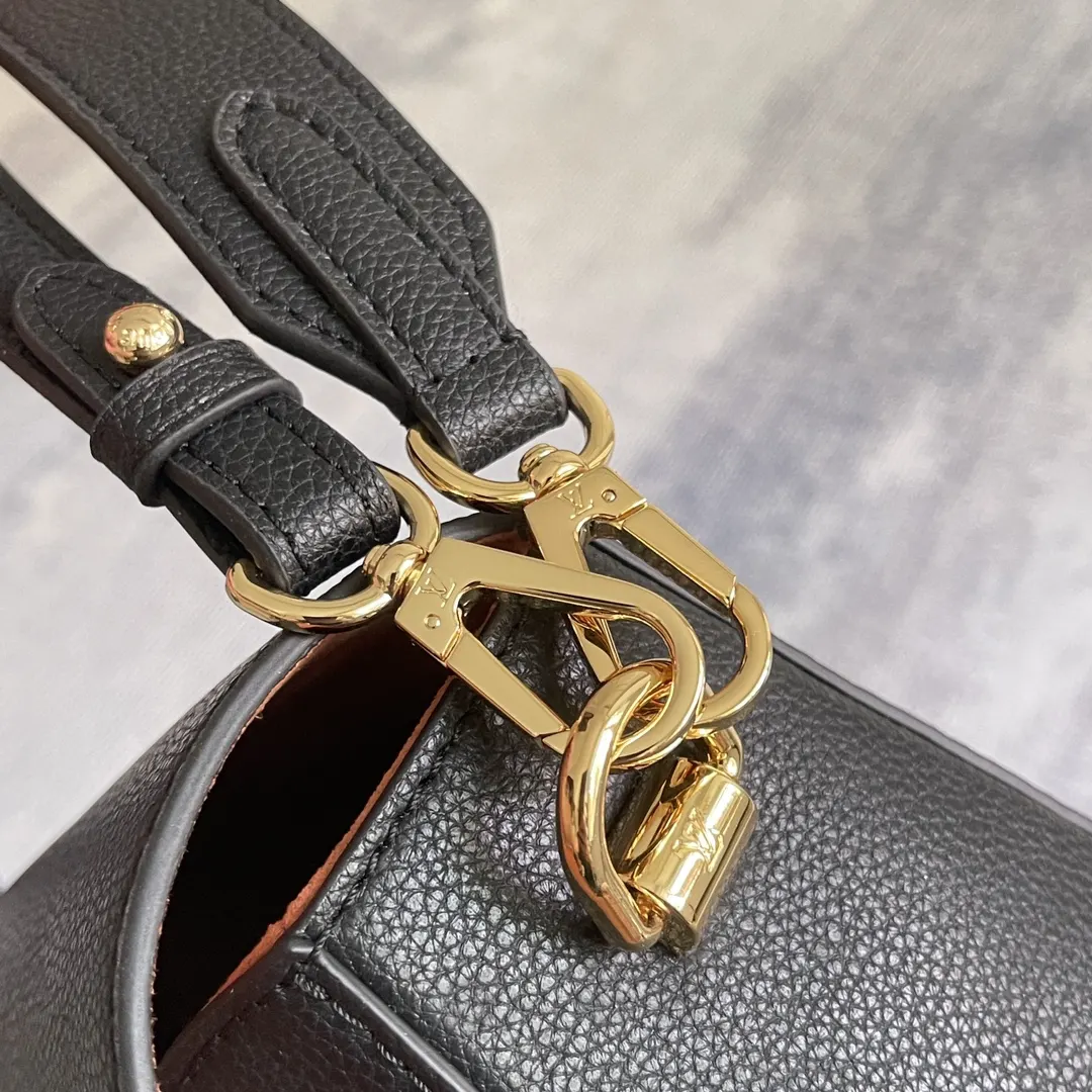 LV 黑色 米白 牛皮 收纳包 旅行收纳款